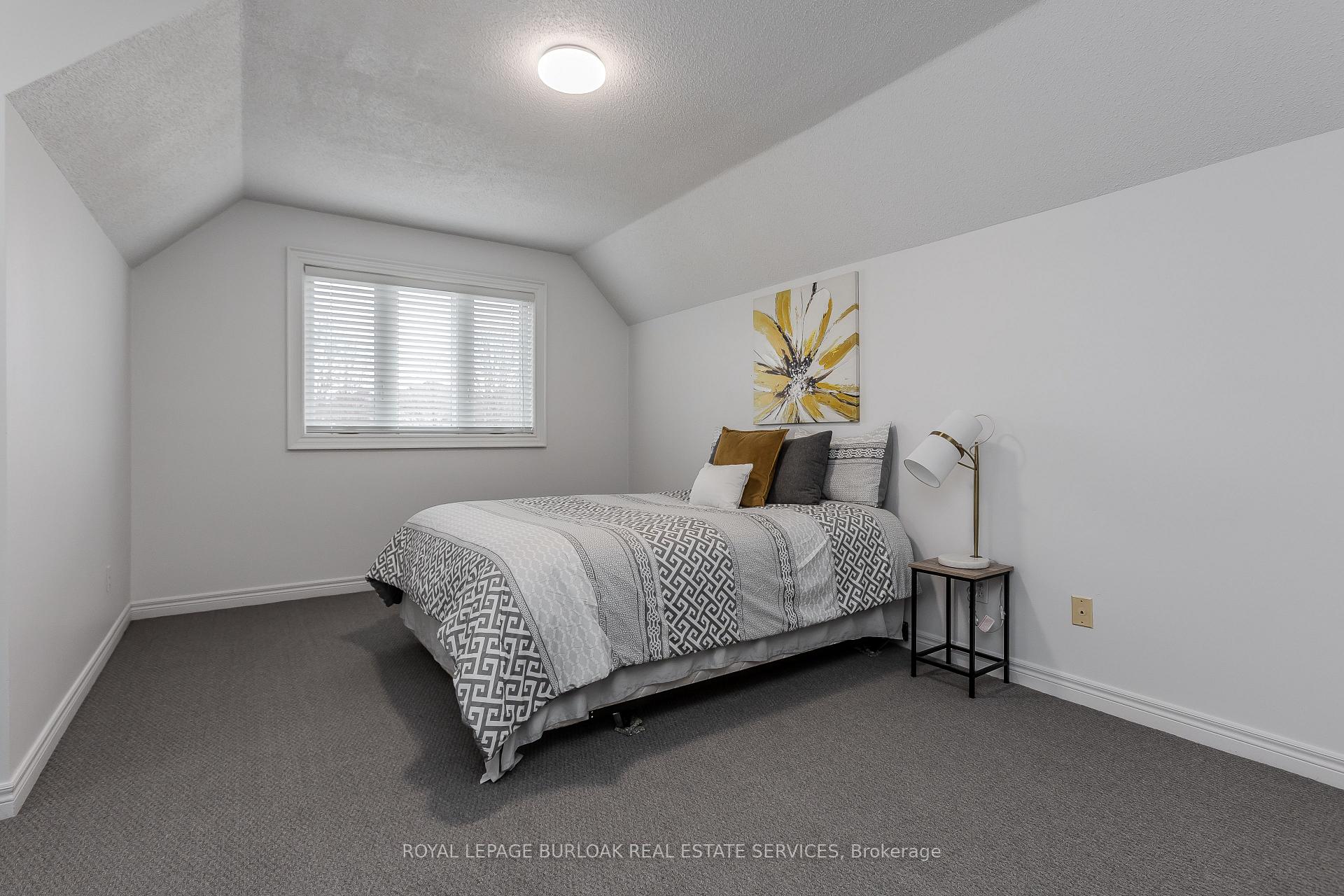 Photo 15 of 2 Heathfield Crescent, Hamilton, Waterdown — HOMEH