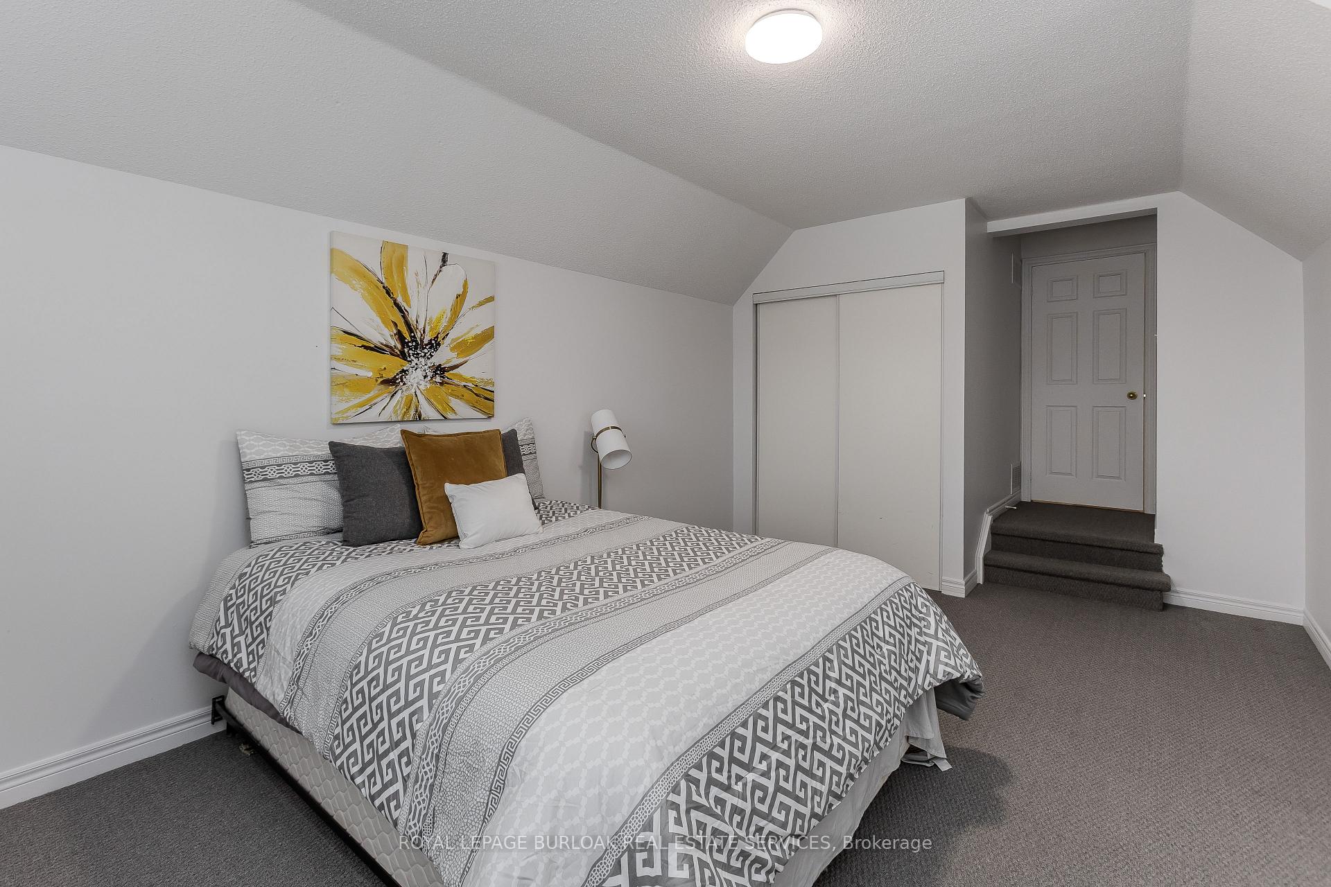 Photo 28 of 2 Heathfield Crescent, Hamilton, Waterdown — HOMEH