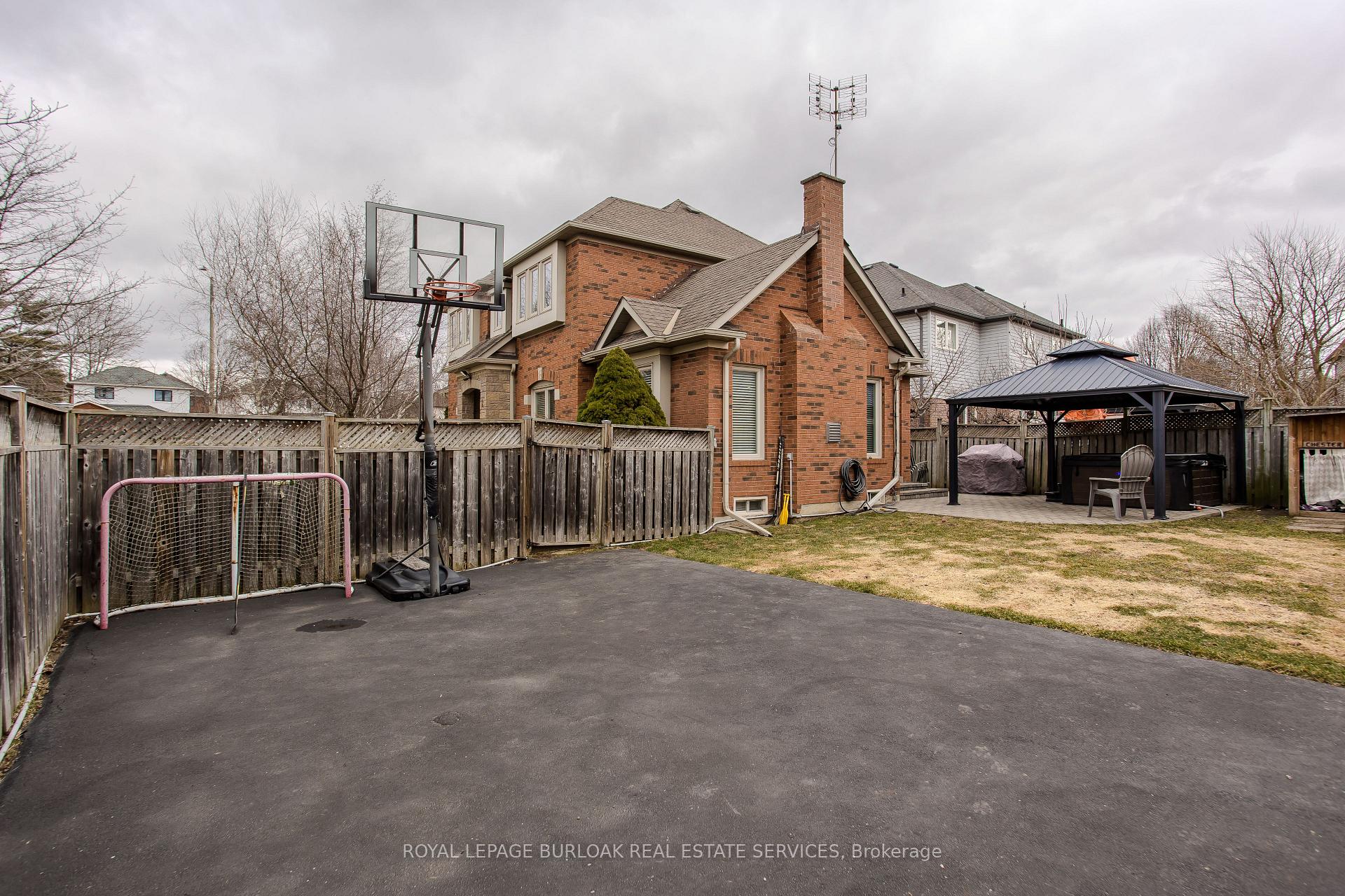 Photo 24 of 2 Heathfield Crescent, Hamilton, Waterdown — HOMEH