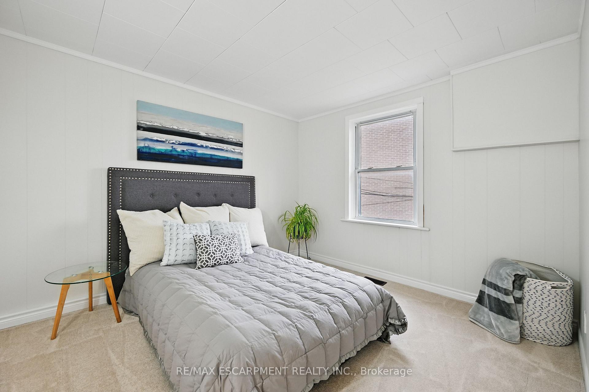 Photo 10 of 12 King Street, Haldimand — HOMEH