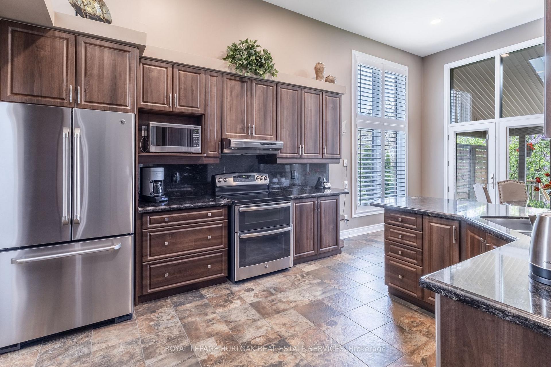 Photo 10 of 2605 Armour Crescent, Burlington, Rose — HOMEH