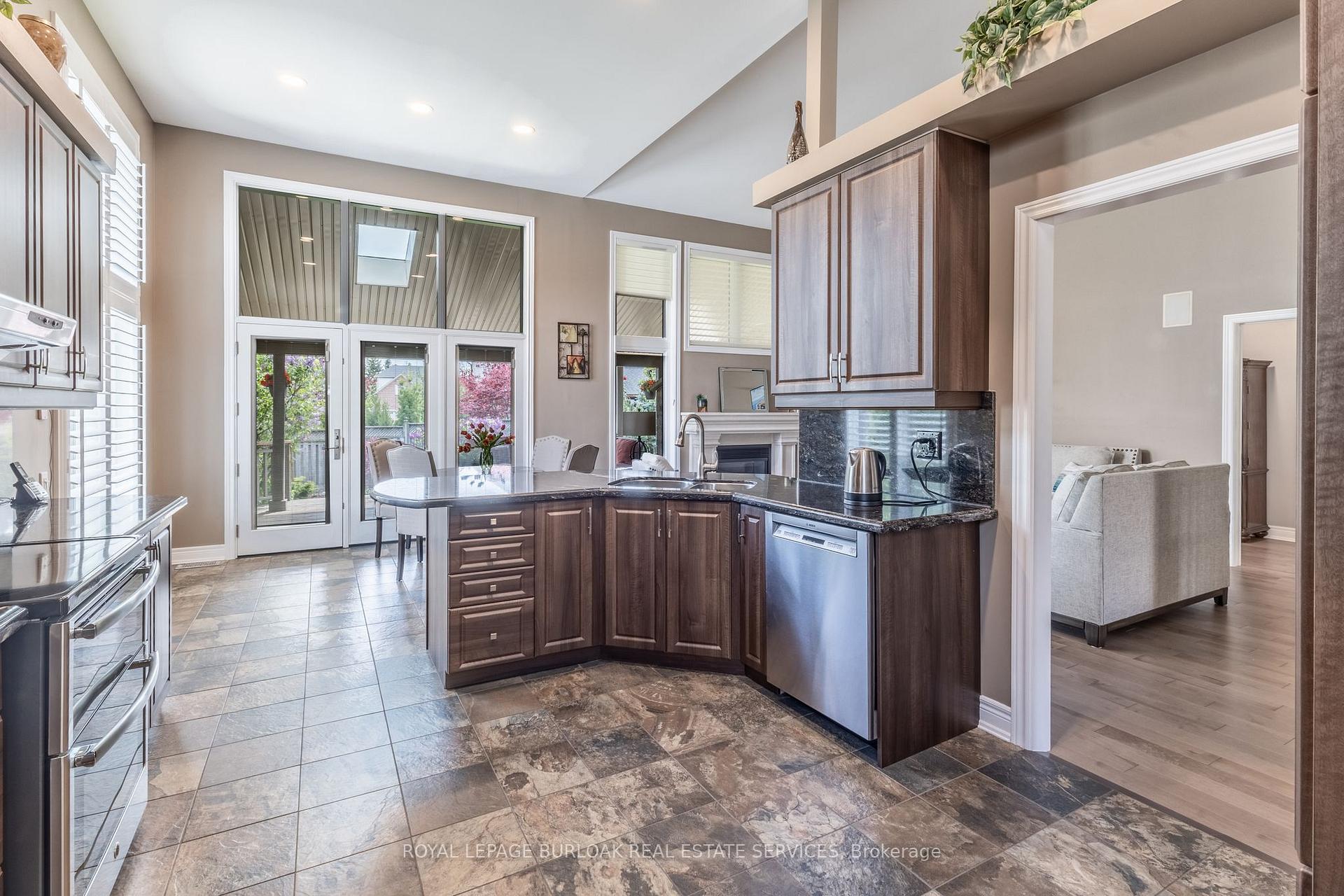Photo 11 of 2605 Armour Crescent, Burlington, Rose — HOMEH