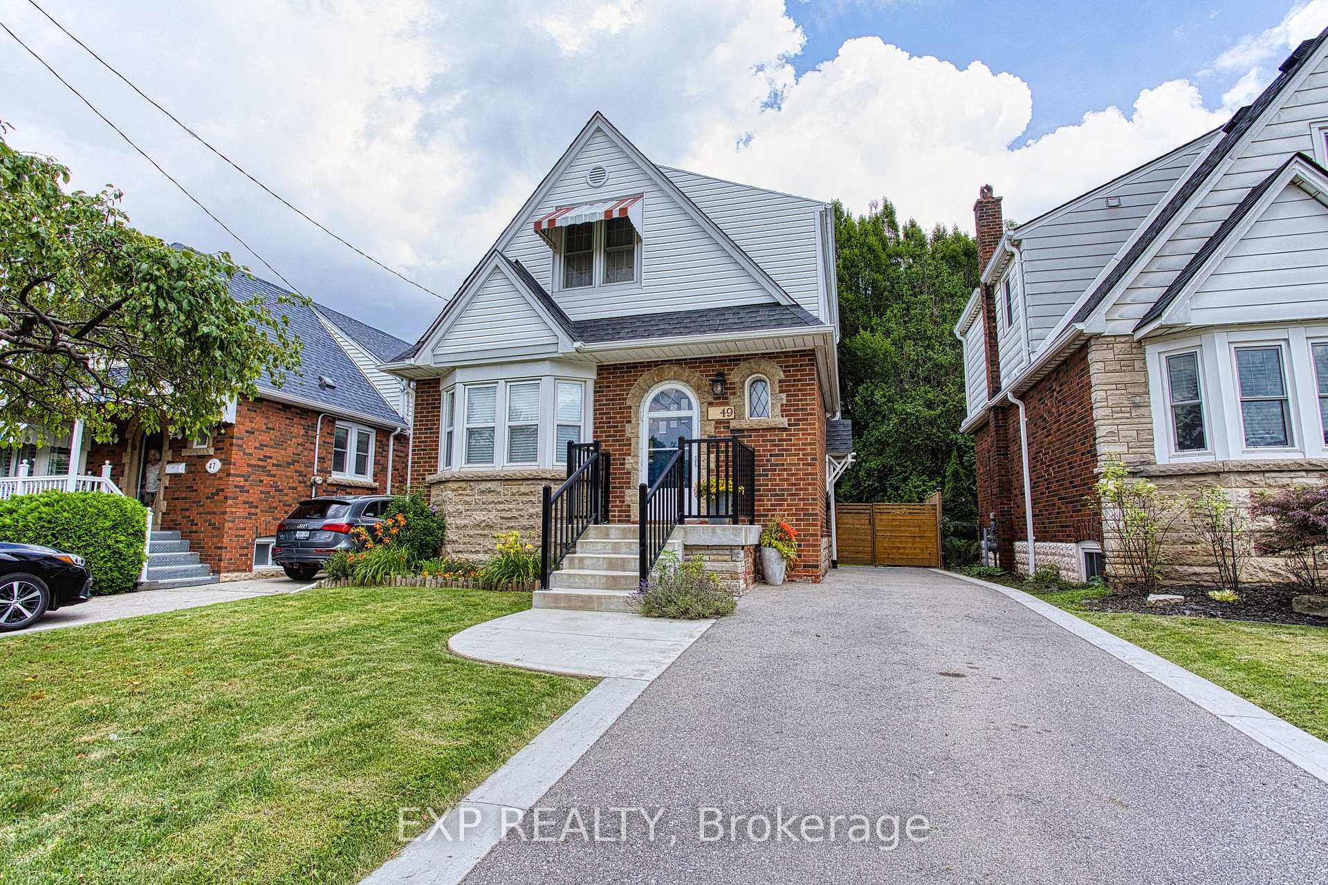 Photo 1 of 49 Barons Avenue S, Hamilton, Bartonville — HOMEH