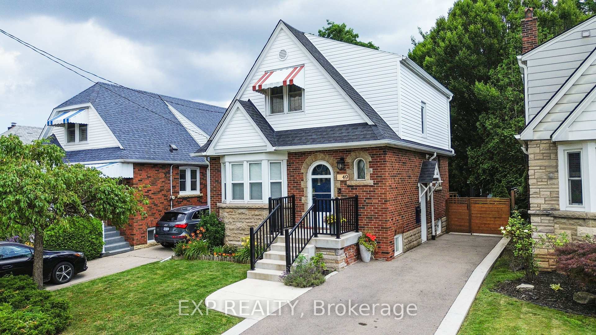 Photo 2 of 49 Barons Avenue S, Hamilton, Bartonville — HOMEH