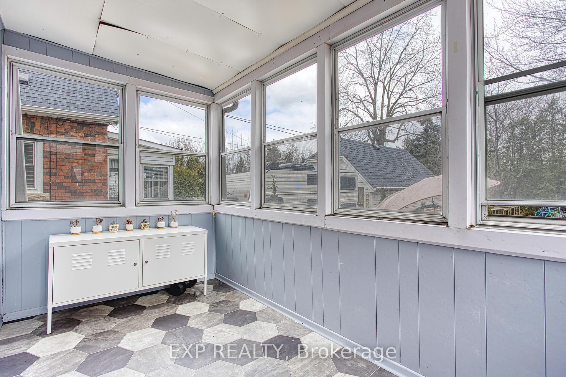 Photo 22 of 49 Barons Avenue S, Hamilton, Bartonville — HOMEH