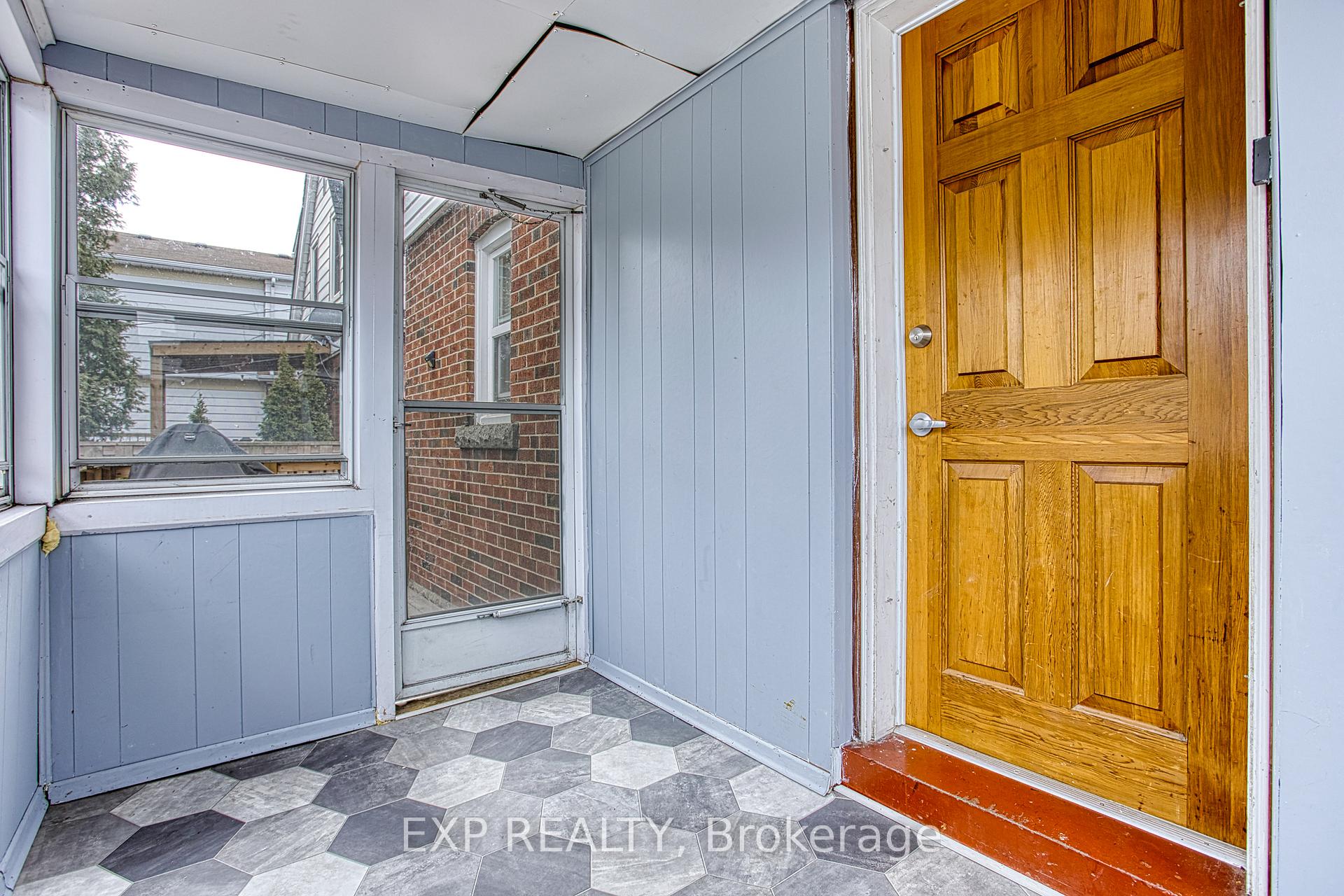 Photo 13 of 49 Barons Avenue S, Hamilton, Bartonville — HOMEH