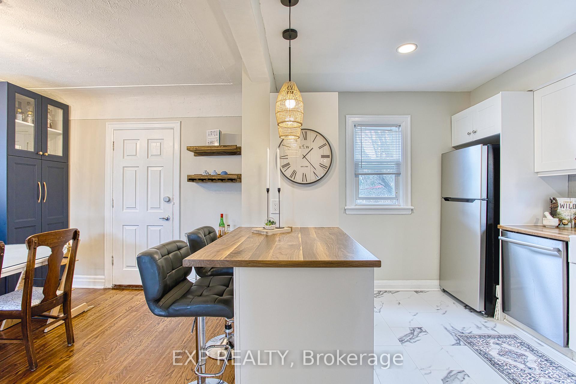 Photo 19 of 49 Barons Avenue S, Hamilton, Bartonville — HOMEH