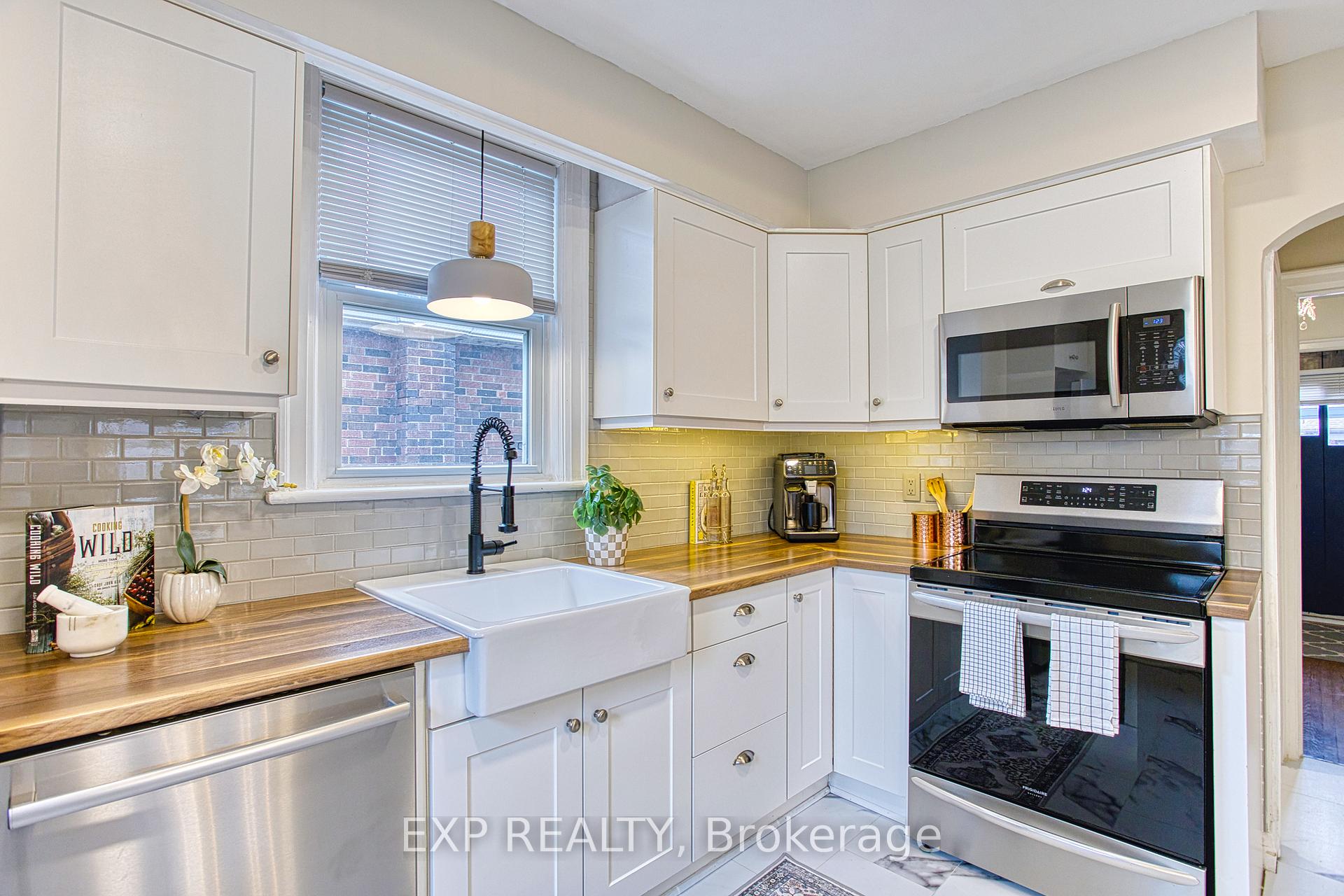 Photo 16 of 49 Barons Avenue S, Hamilton, Bartonville — HOMEH