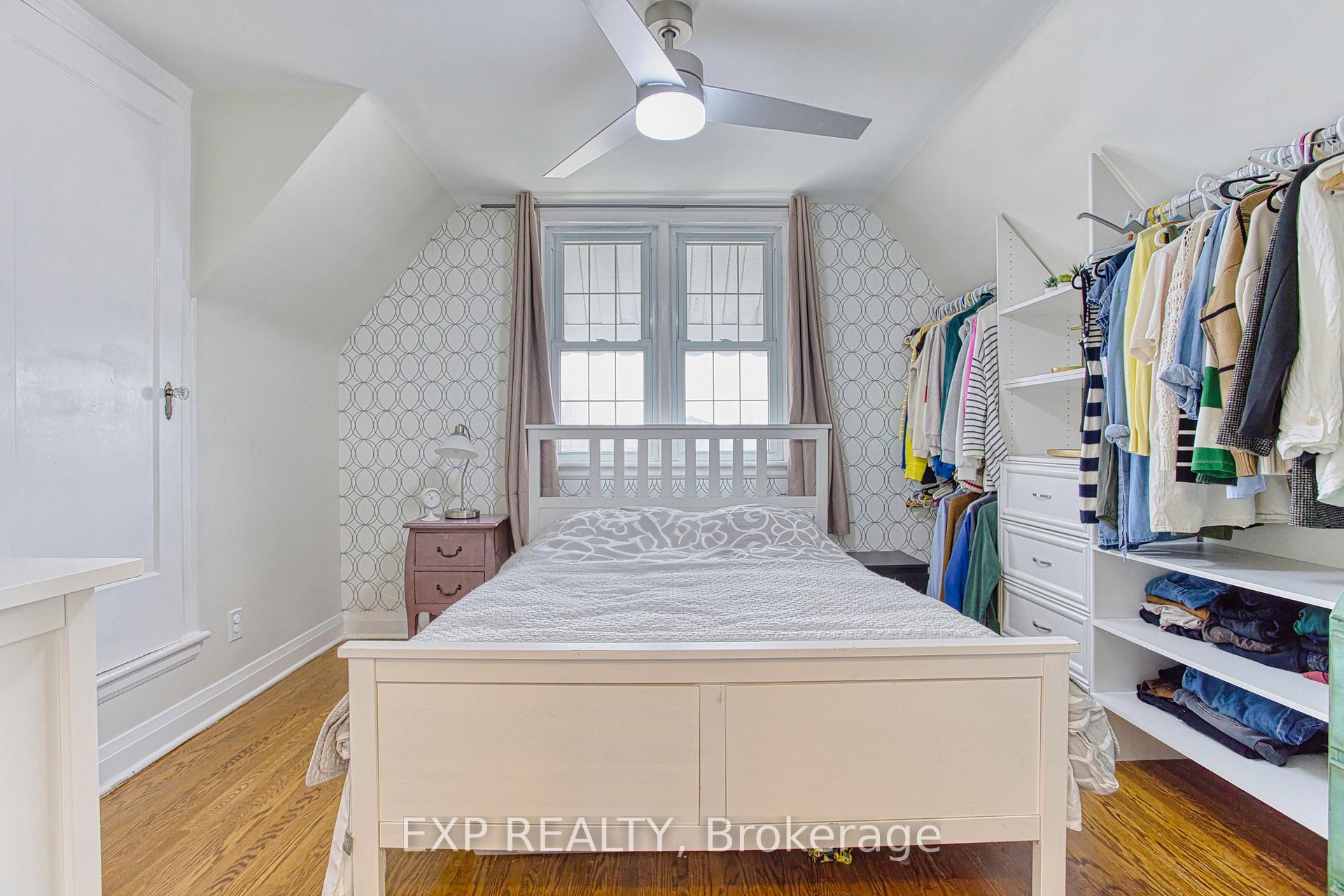 Photo 23 of 49 Barons Avenue S, Hamilton, Bartonville — HOMEH