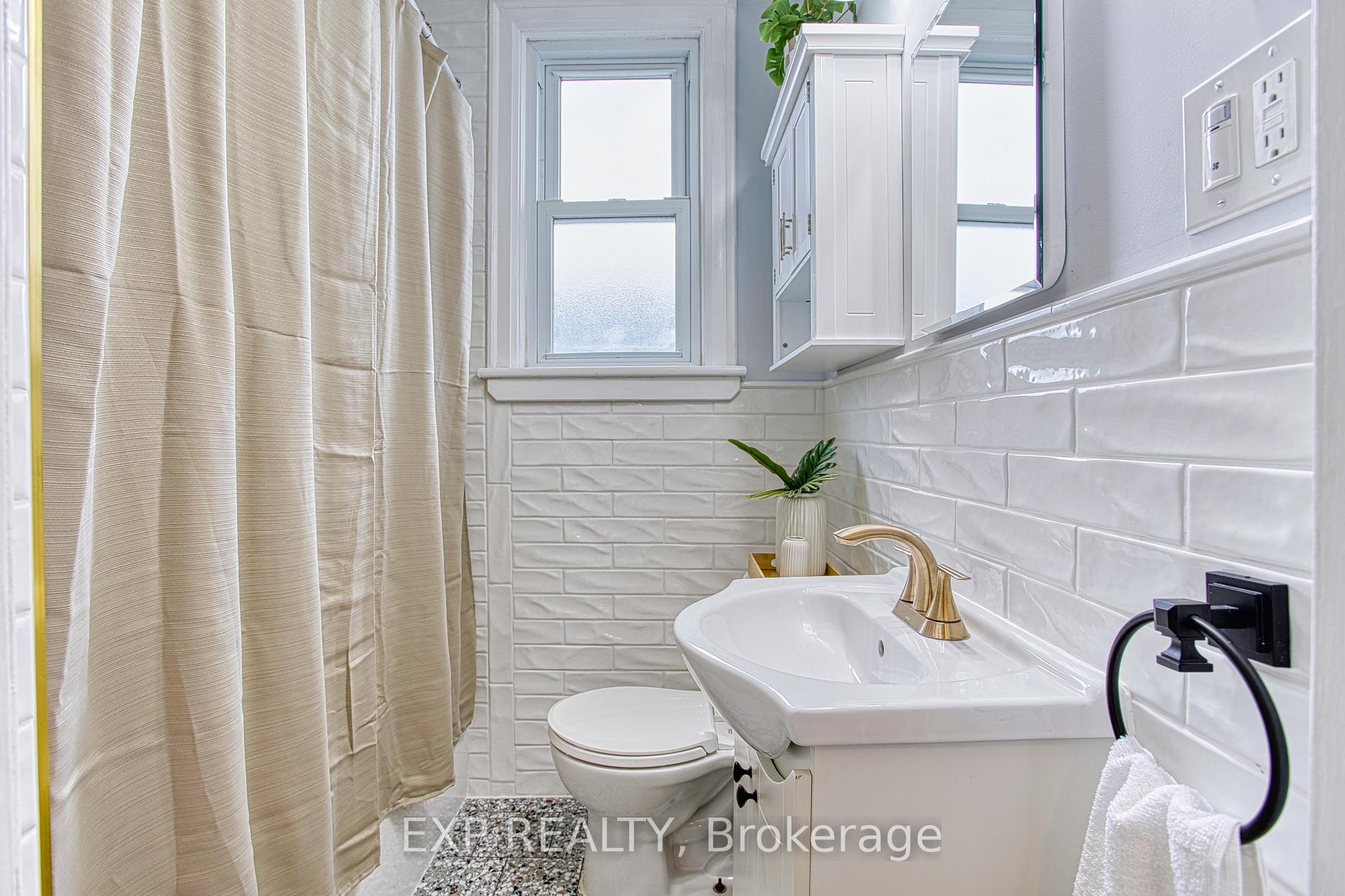 Photo 26 of 49 Barons Avenue S, Hamilton, Bartonville — HOMEH
