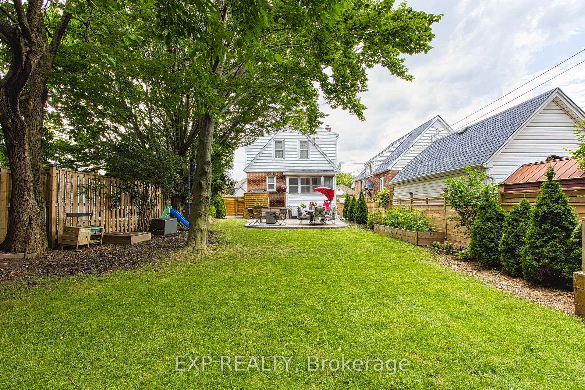 Photo 35 of 49 Barons Avenue S, Hamilton, Bartonville — HOMEH