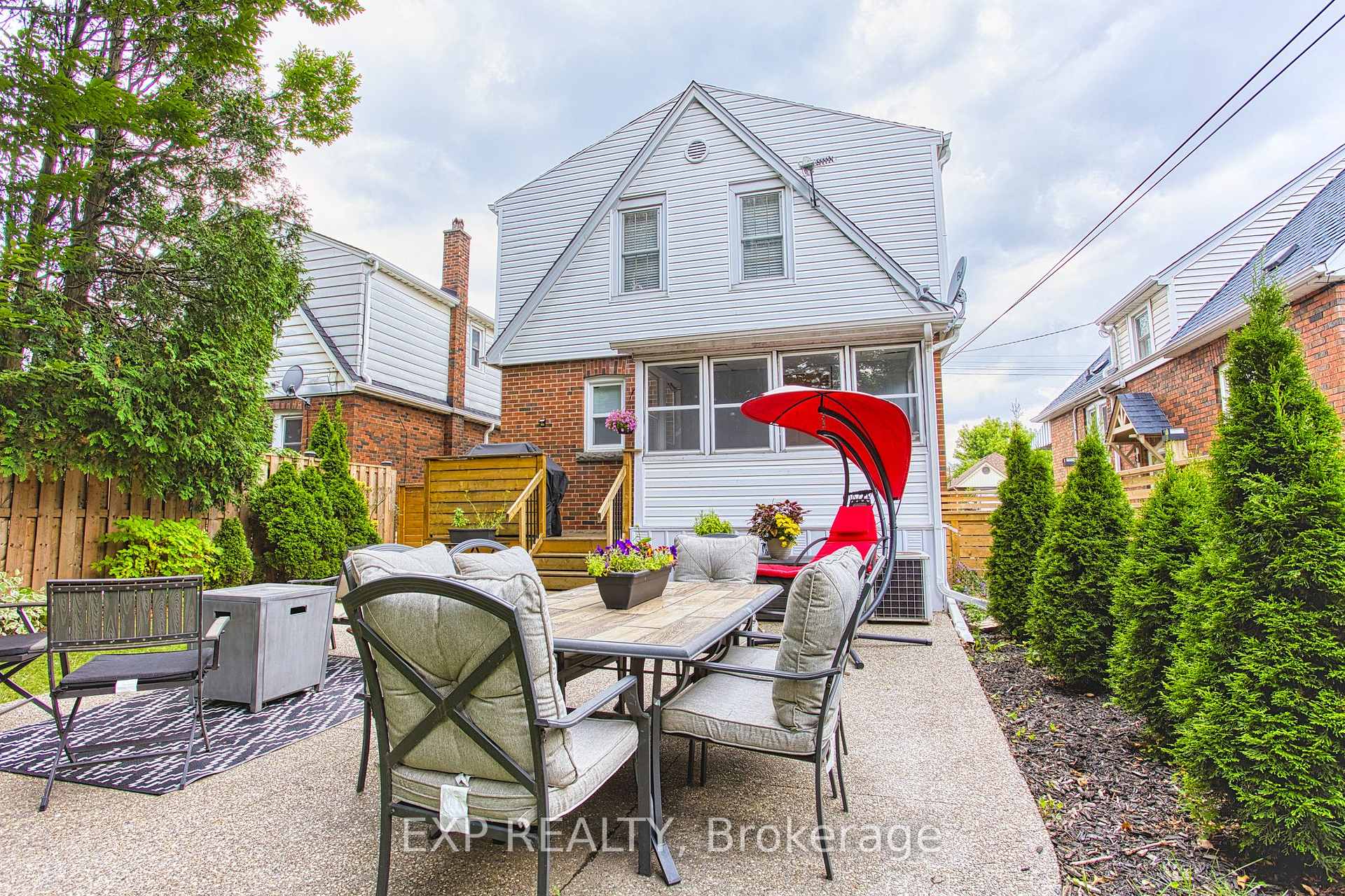 Photo 36 of 49 Barons Avenue S, Hamilton, Bartonville — HOMEH