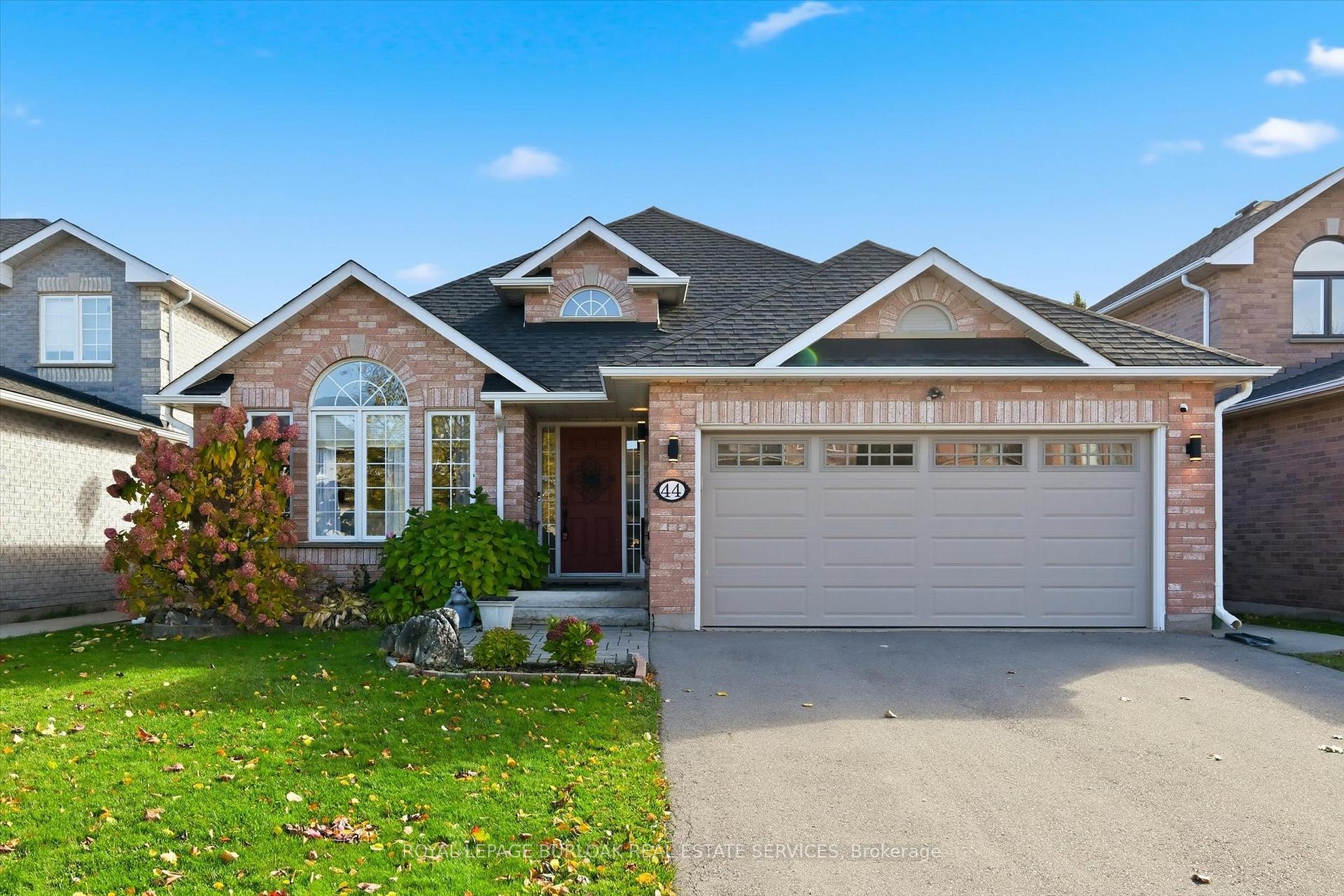 Photo 1 of 44 Rockhaven Lane, Hamilton, Waterdown — HOMEH