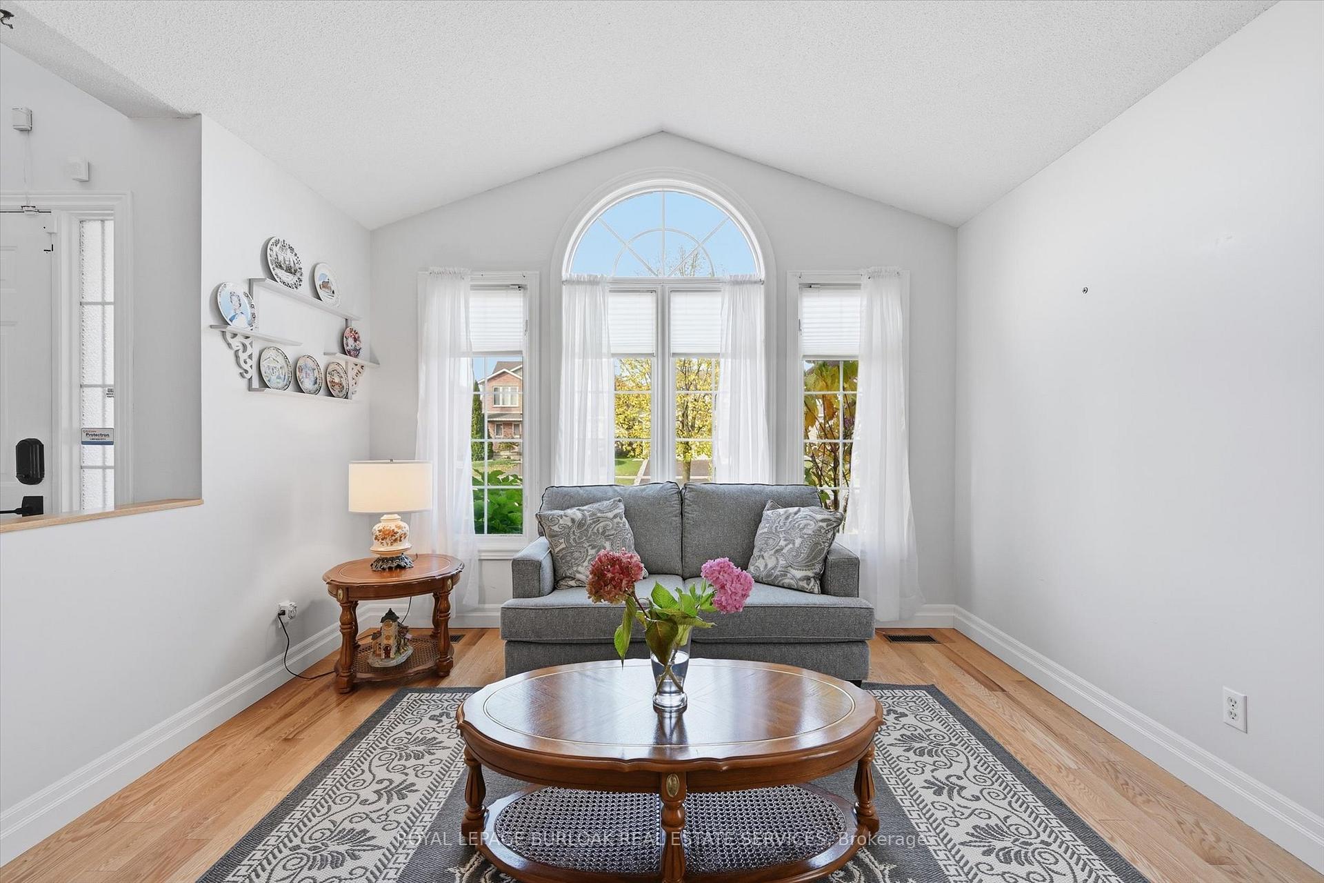 Photo 15 of 44 Rockhaven Lane, Hamilton, Waterdown — HOMEH