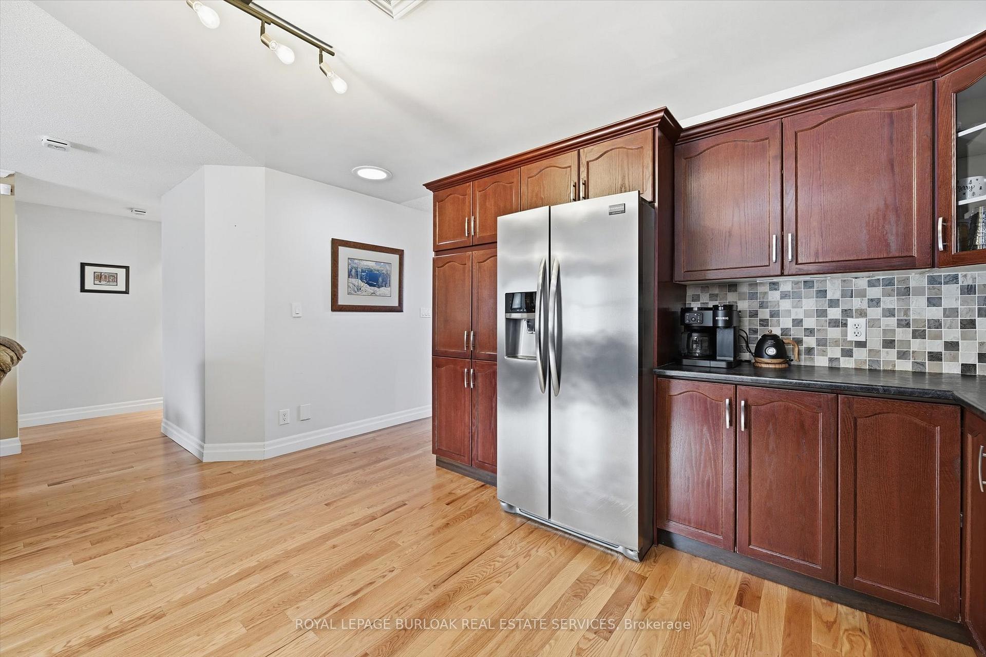 Photo 7 of 44 Rockhaven Lane, Hamilton, Waterdown — HOMEH