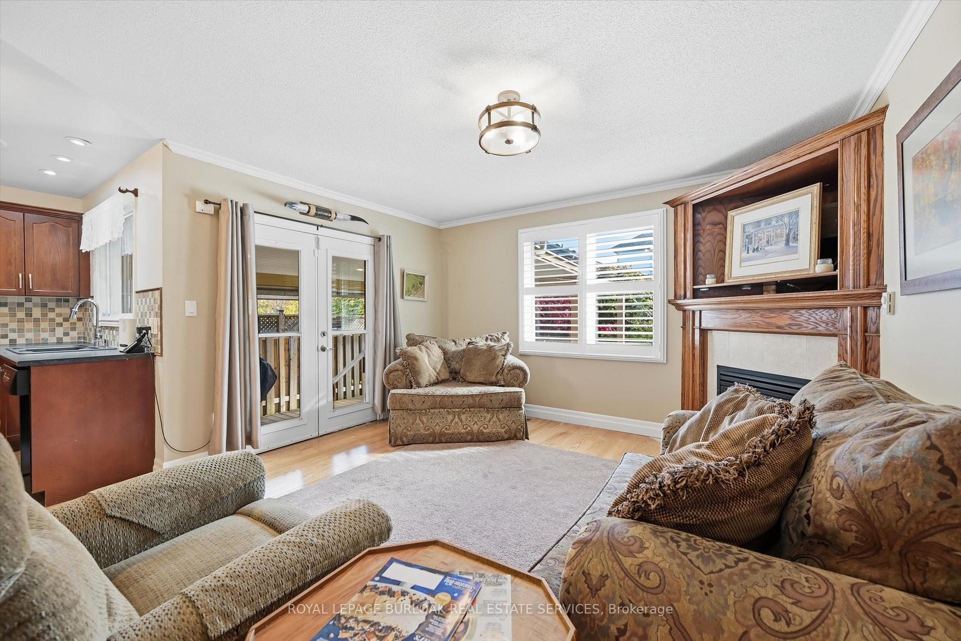 Photo 6 of 44 Rockhaven Lane, Hamilton, Waterdown — HOMEH