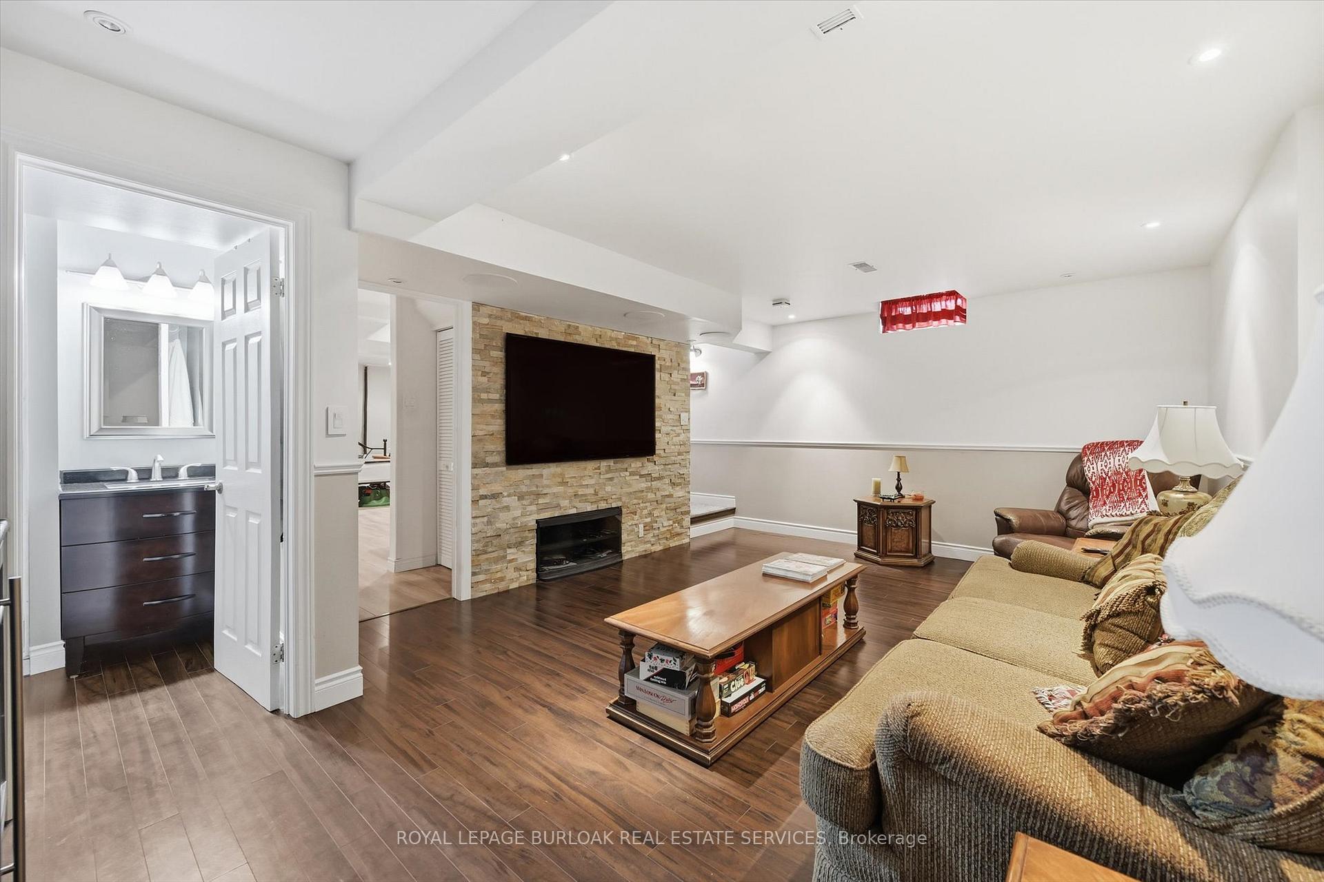 Photo 26 of 44 Rockhaven Lane, Hamilton, Waterdown — HOMEH