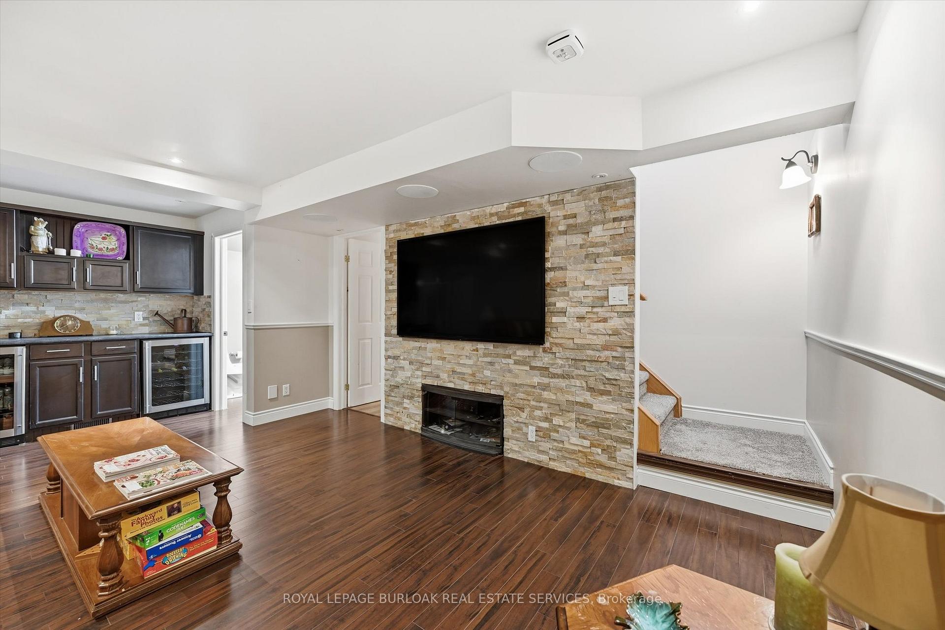 Photo 30 of 44 Rockhaven Lane, Hamilton, Waterdown — HOMEH