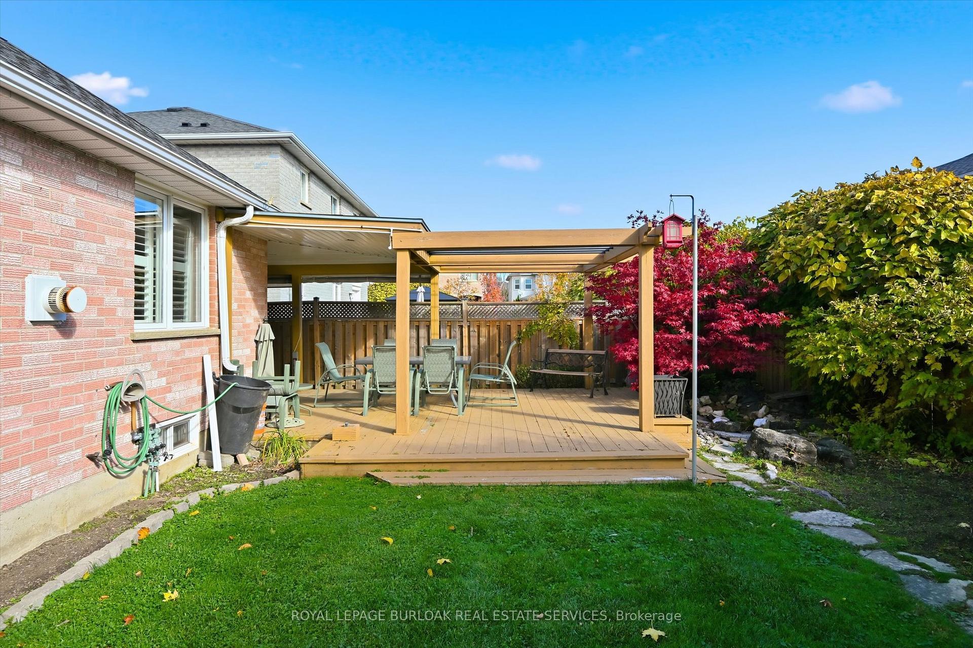 Photo 16 of 44 Rockhaven Lane, Hamilton, Waterdown — HOMEH
