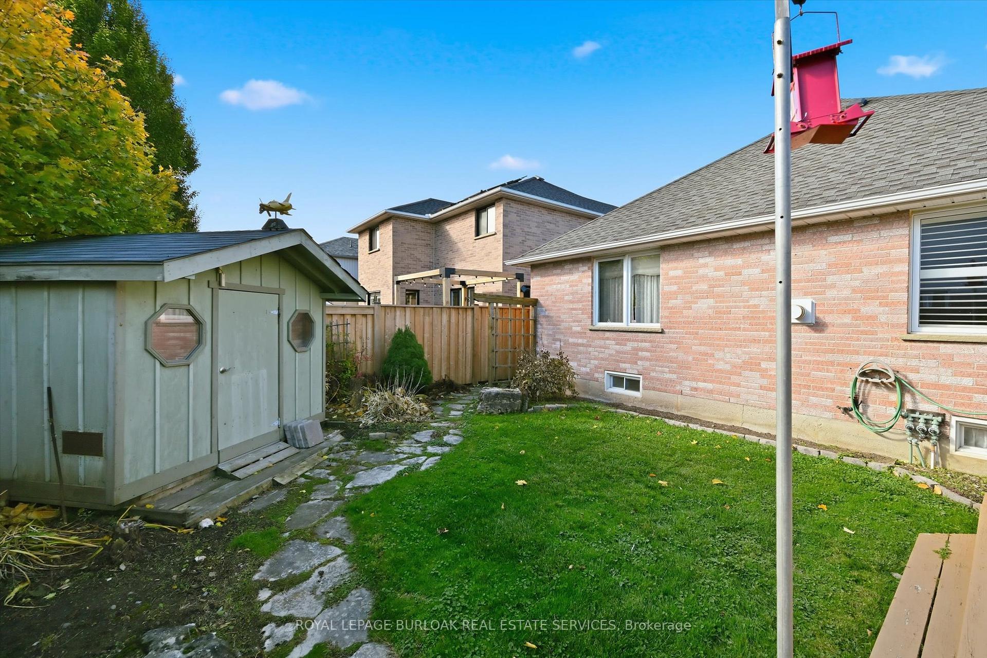 Photo 22 of 44 Rockhaven Lane, Hamilton, Waterdown — HOMEH
