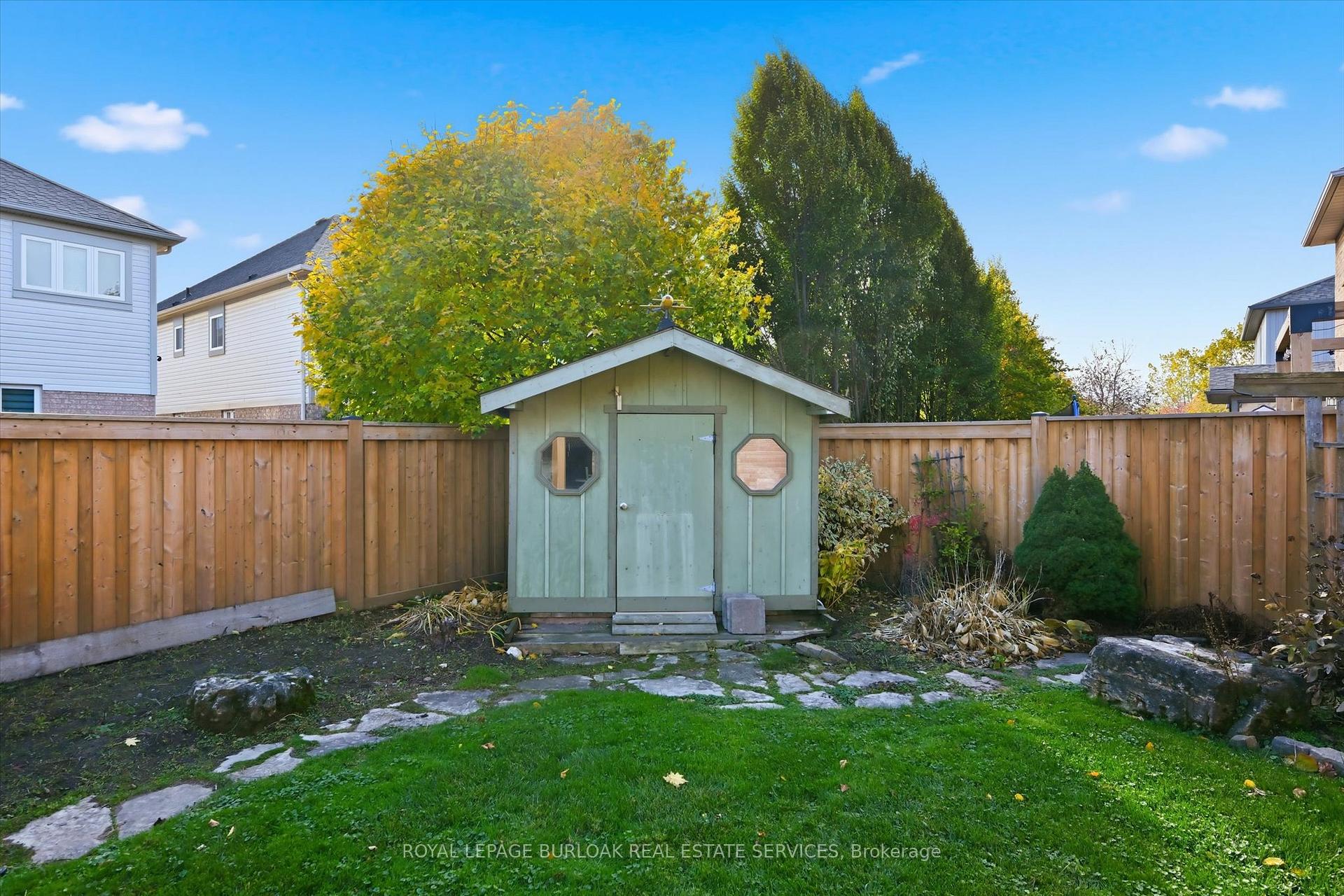 Photo 50 of 44 Rockhaven Lane, Hamilton, Waterdown — HOMEH