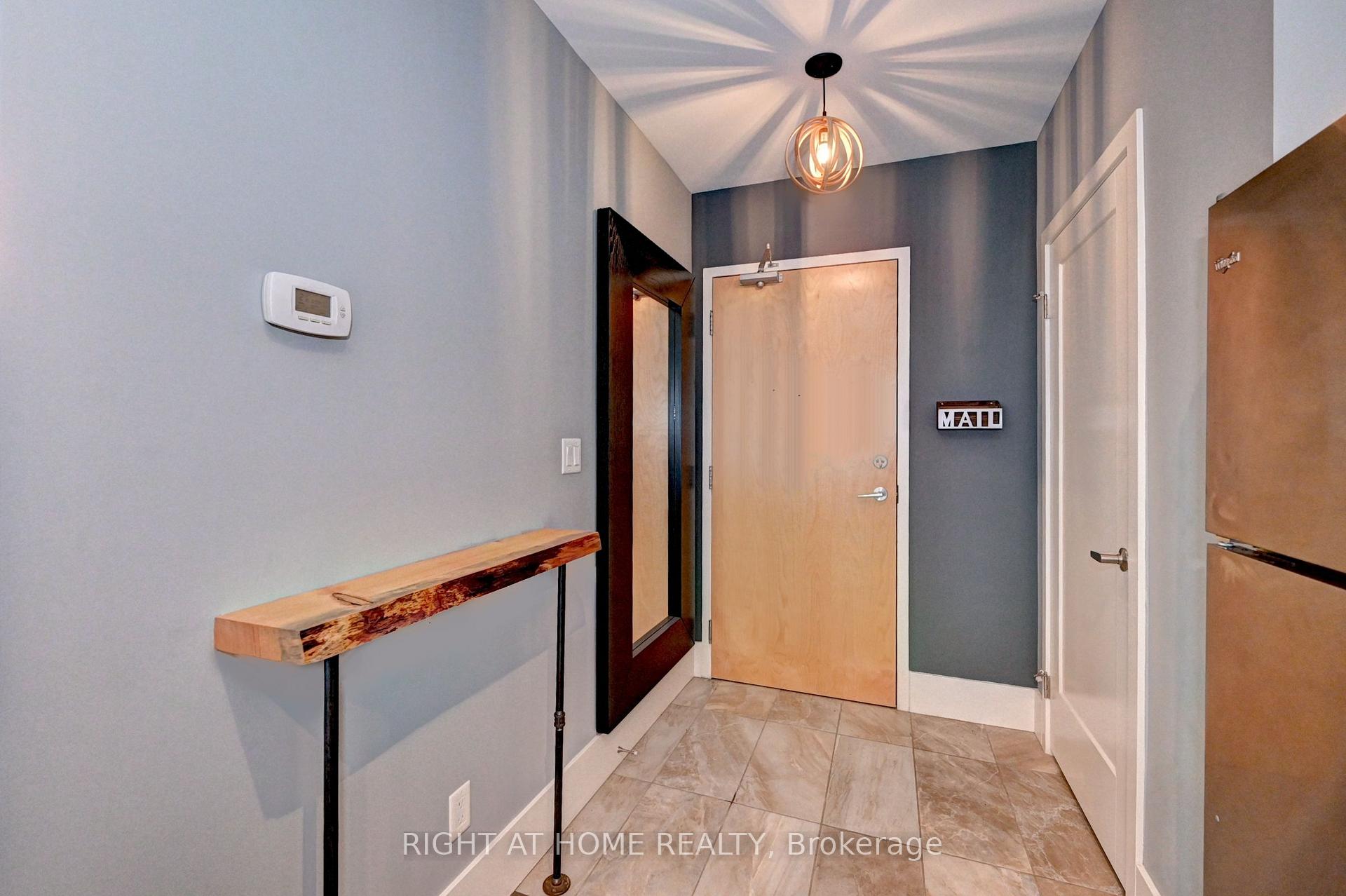 Photo 8 of Unit 901, 1 Victoria Street, Kitchener — HOMEH