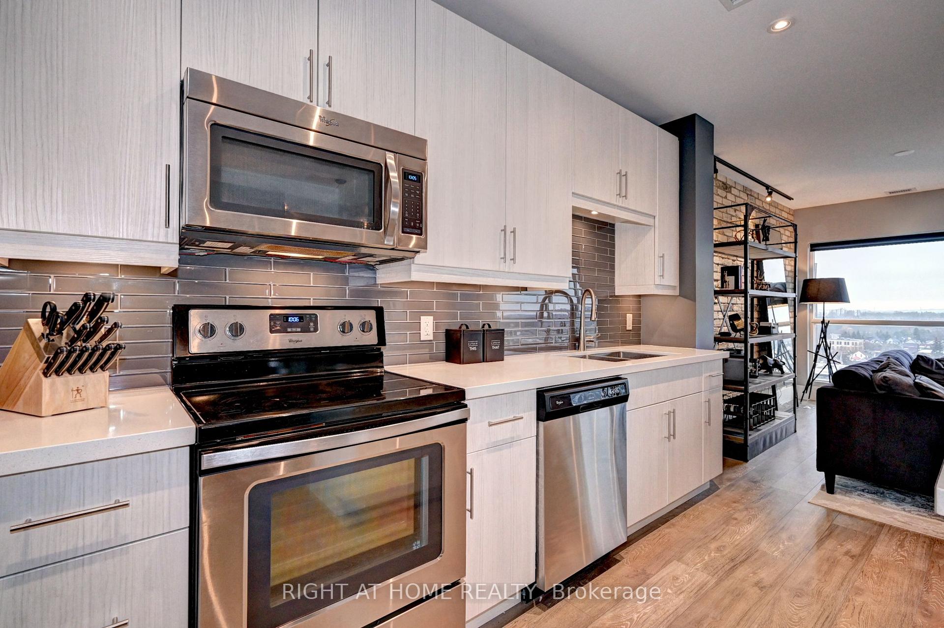 Photo 18 of Unit 901, 1 Victoria Street, Kitchener — HOMEH