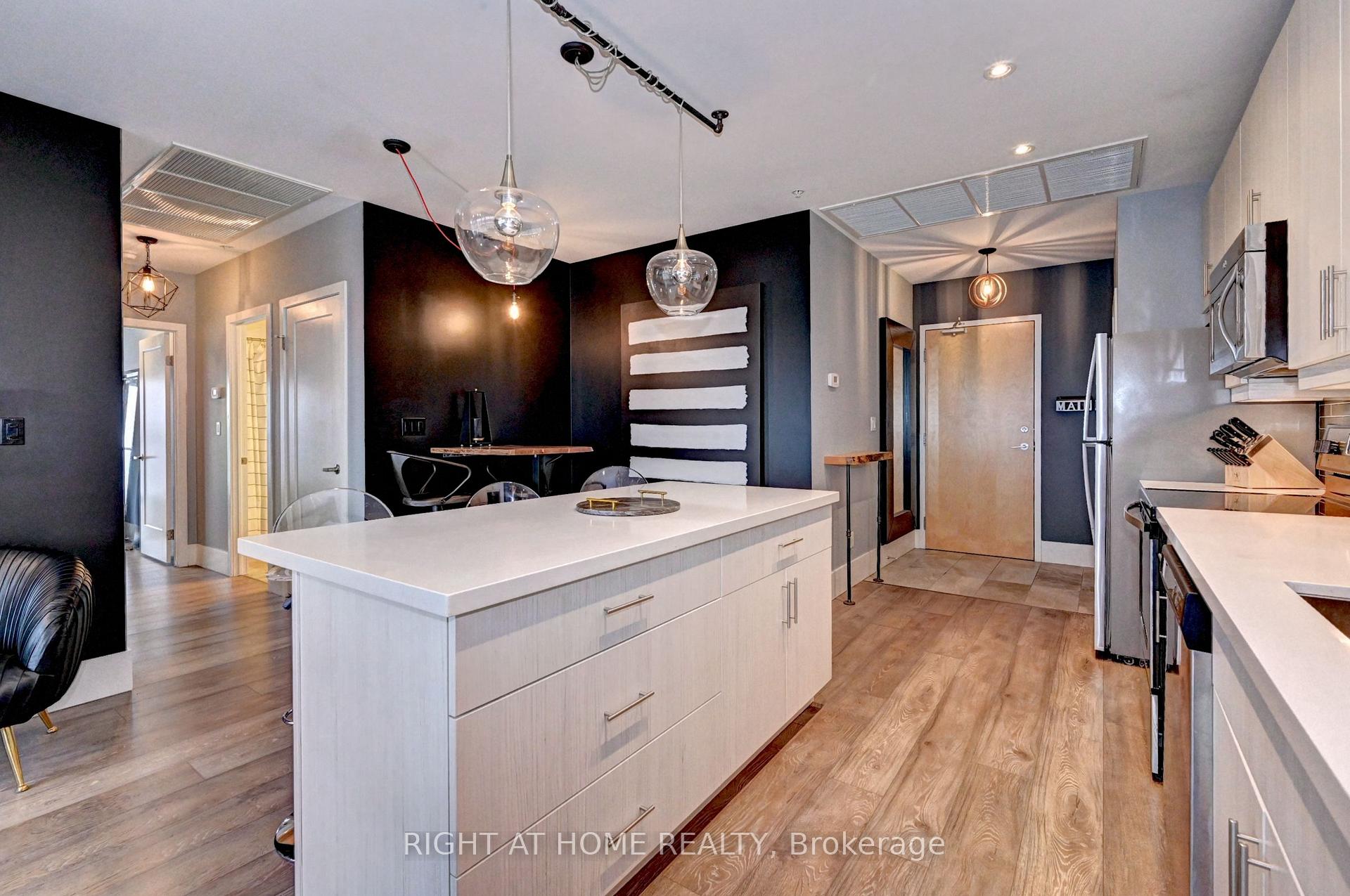 Photo 23 of Unit 901, 1 Victoria Street, Kitchener — HOMEH