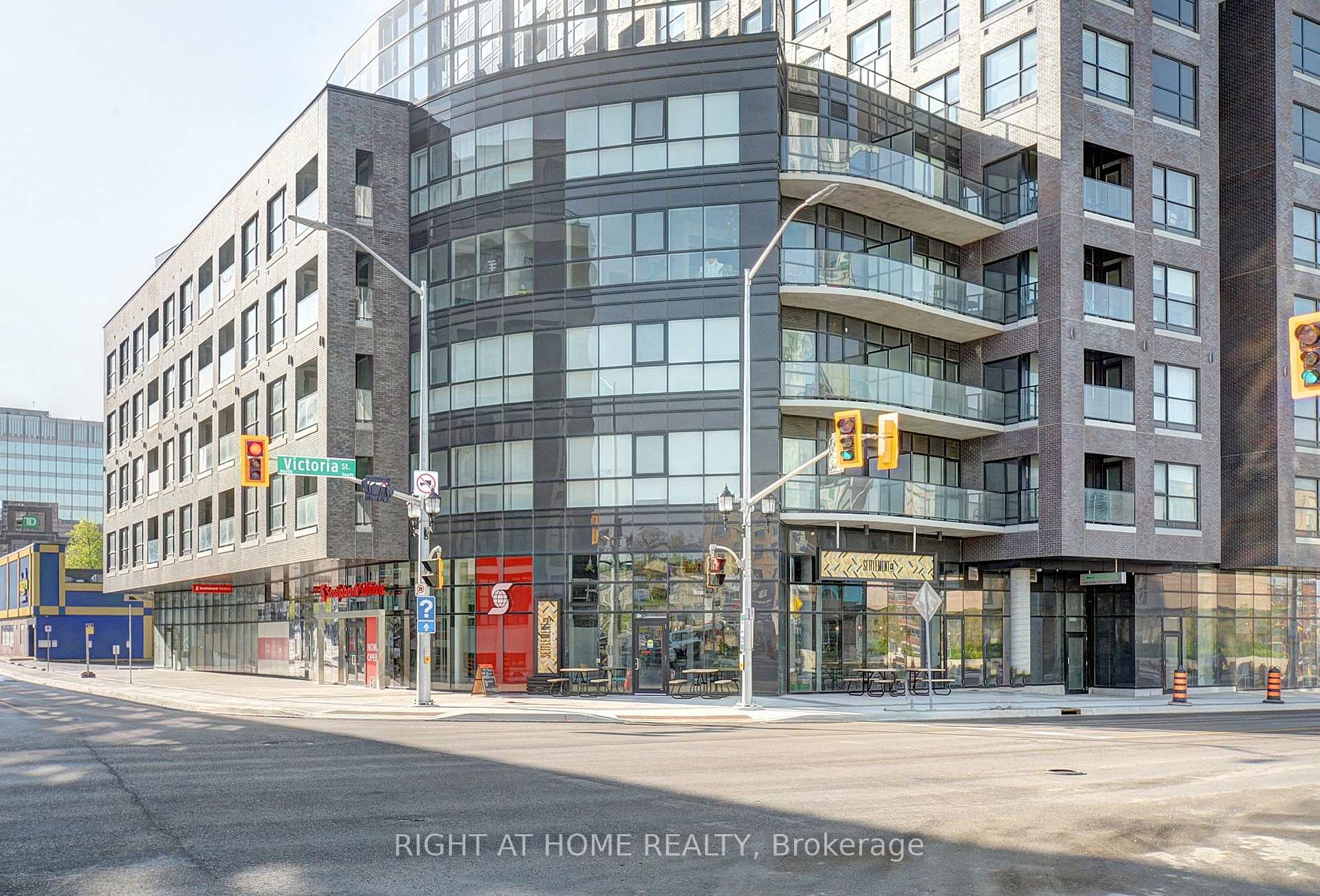 Photo 27 of Unit 901, 1 Victoria Street, Kitchener — HOMEH