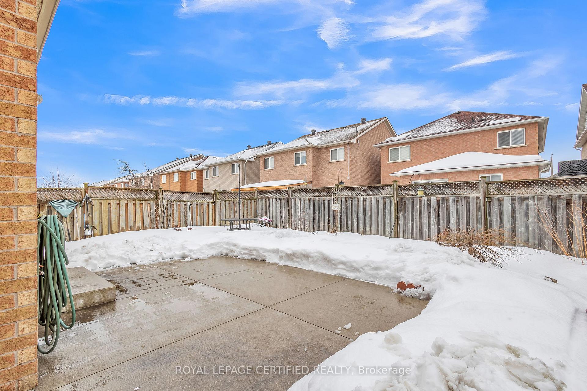 Photo 25 of 38 Dwellers Road, Brampton, Fletcher's Creek Village — HOMEH