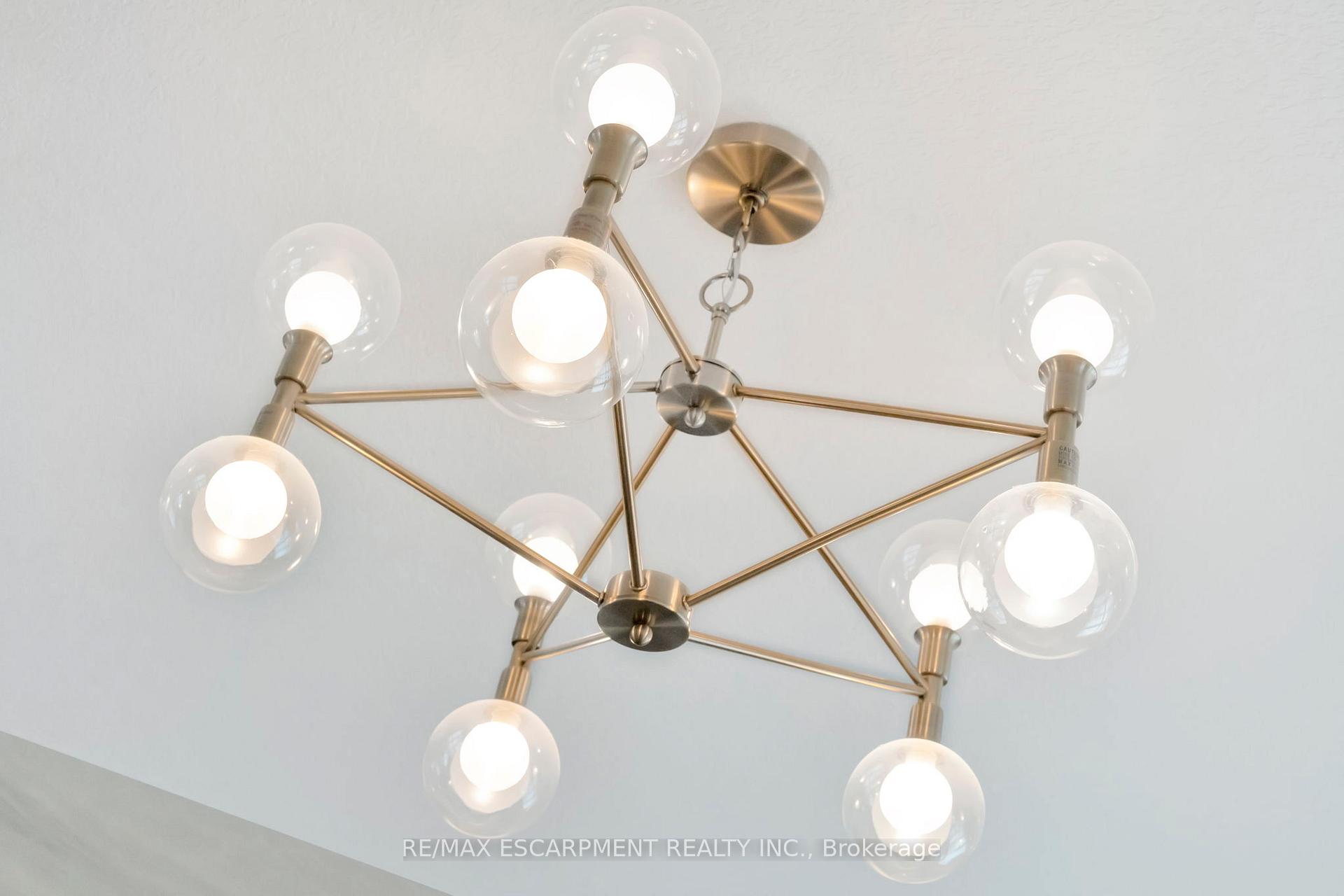 Photo 9 of 209 John Frederick Drive, Hamilton, Ancaster — HOMEH