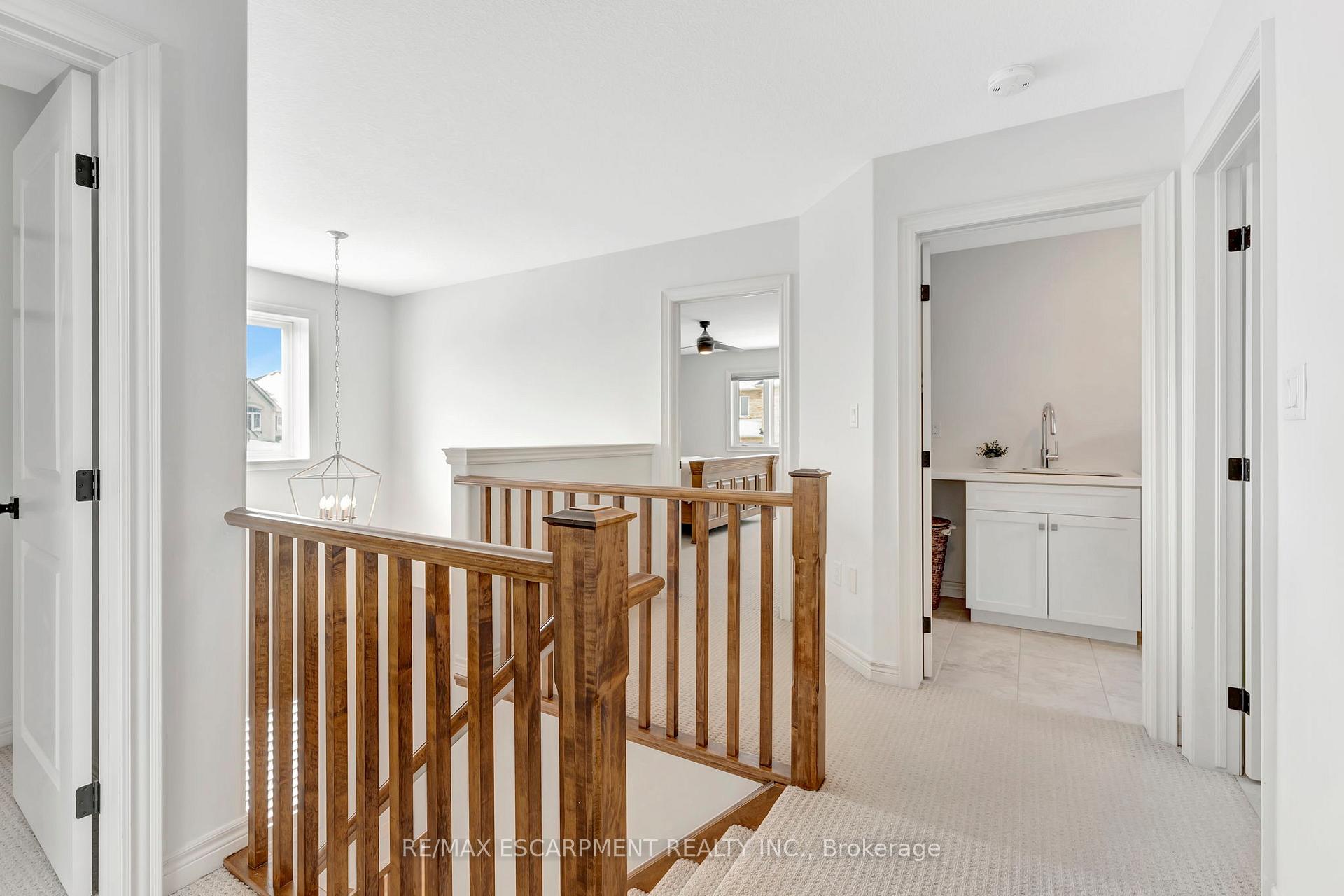 Photo 35 of 209 John Frederick Drive, Hamilton, Ancaster — HOMEH
