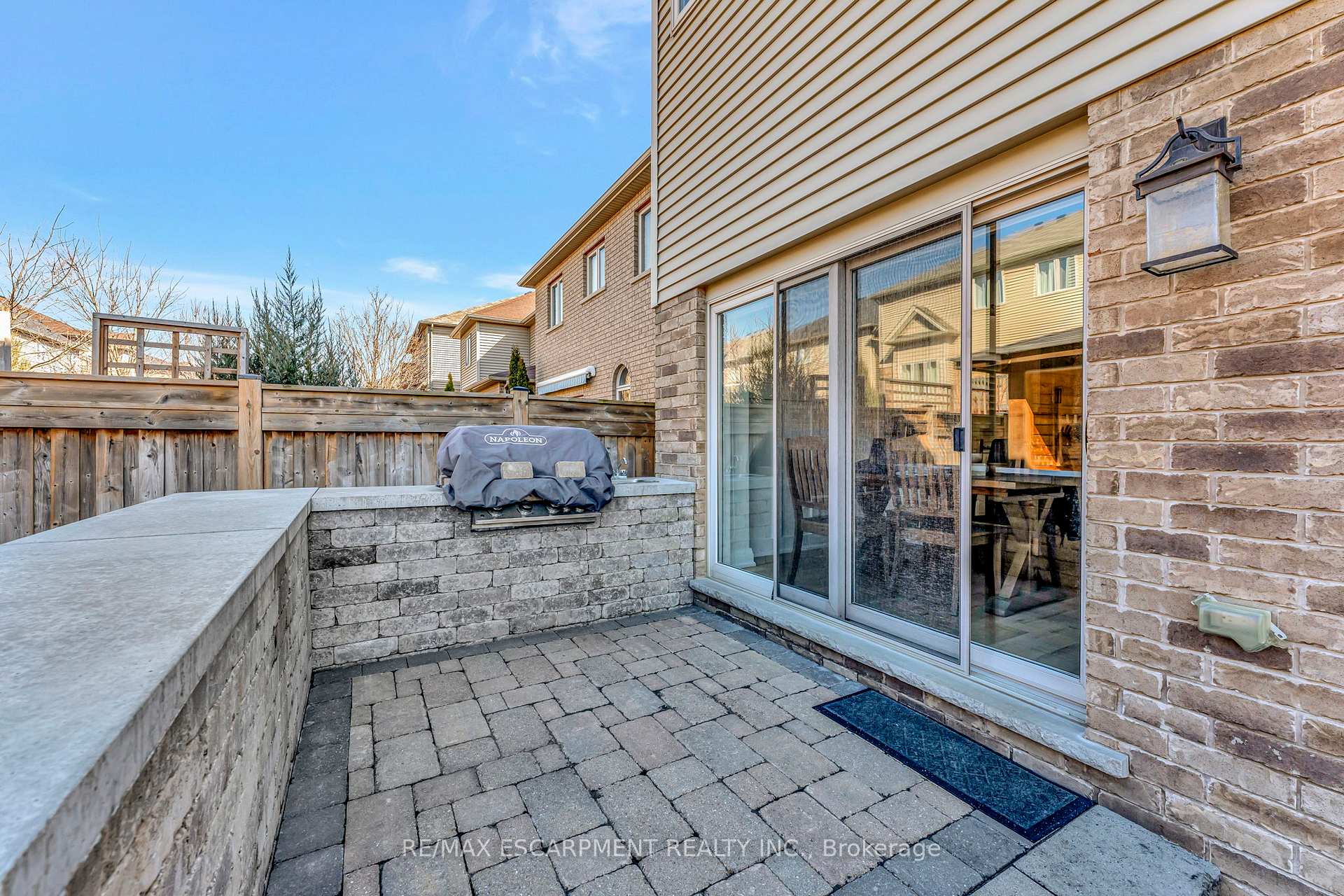 Photo 15 of 209 John Frederick Drive, Hamilton, Ancaster — HOMEH