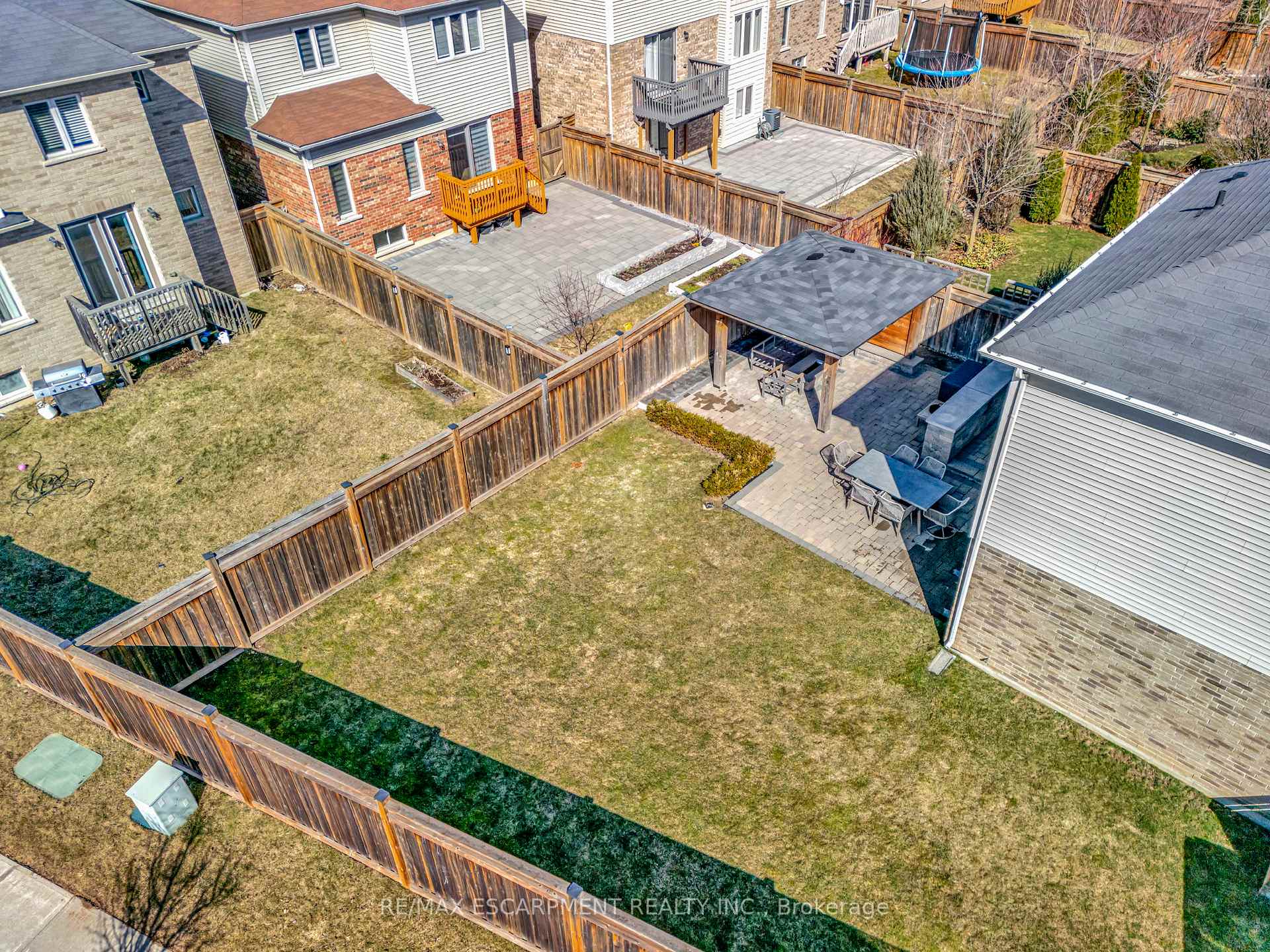 Photo 34 of 209 John Frederick Drive, Hamilton, Ancaster — HOMEH