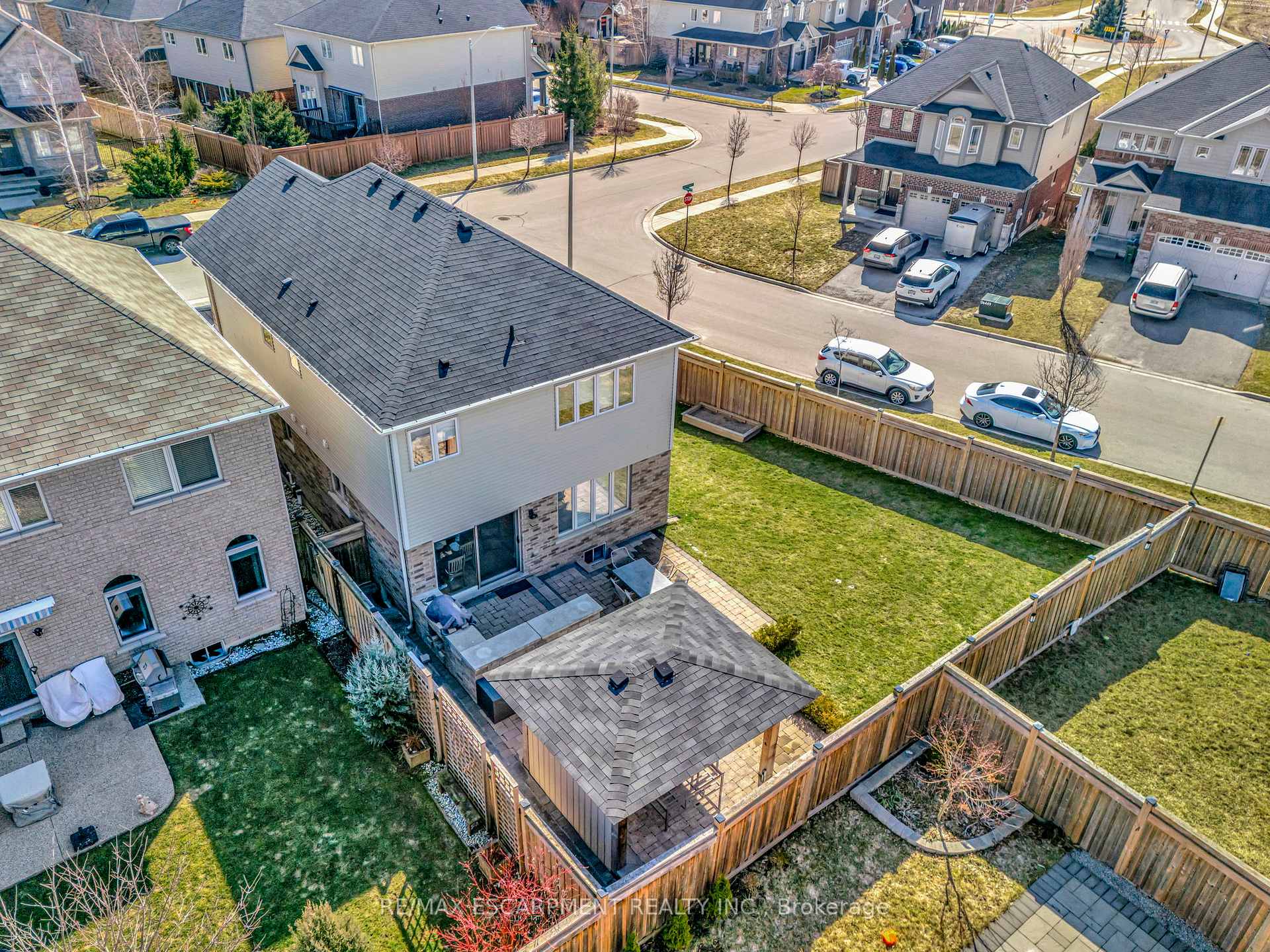 Photo 25 of 209 John Frederick Drive, Hamilton, Ancaster — HOMEH