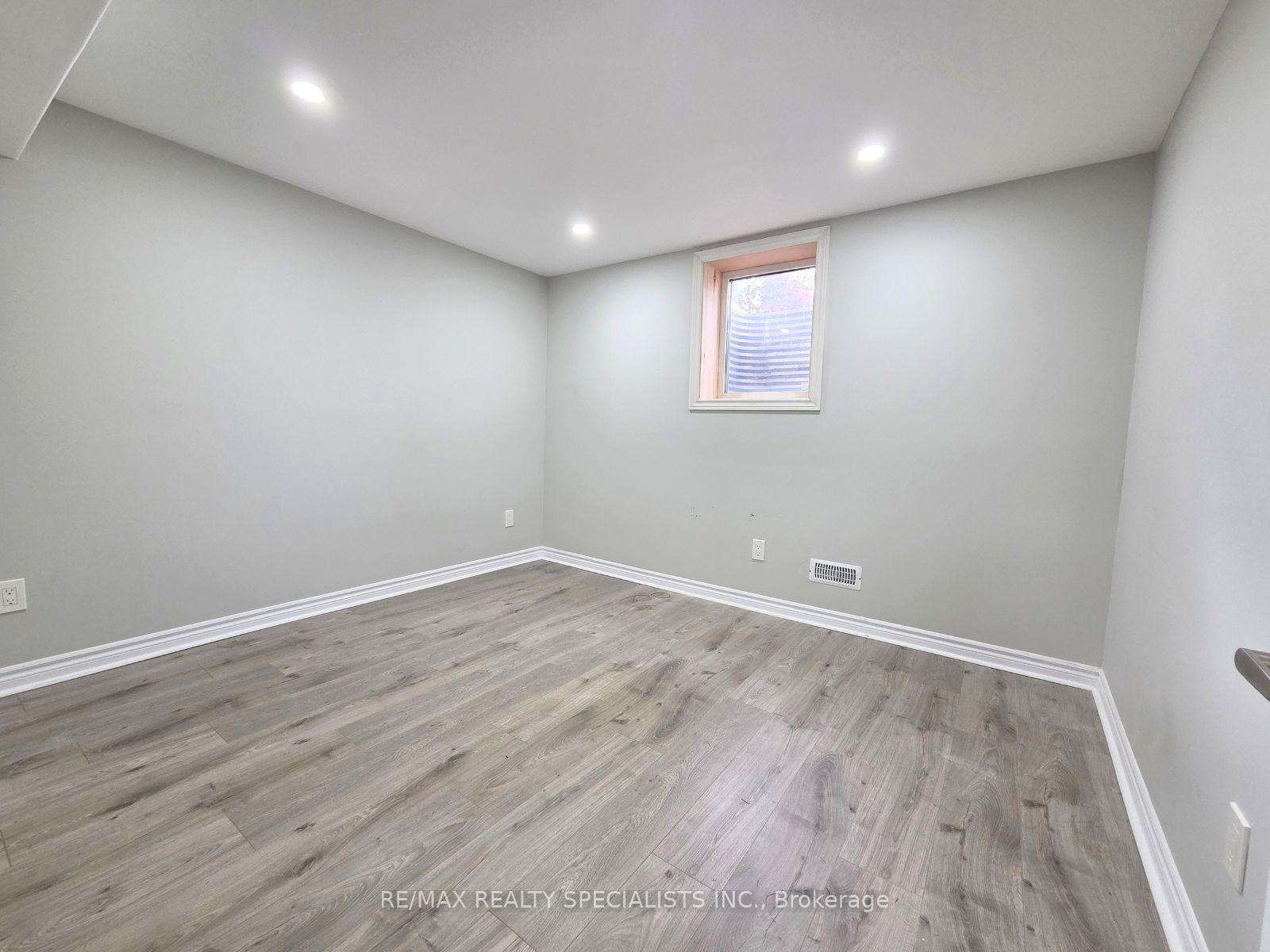Photo 2 of Unit bsmt, 27 Mistybrook Crescent, Brampton, Fletcher's Meadow — HOMEH