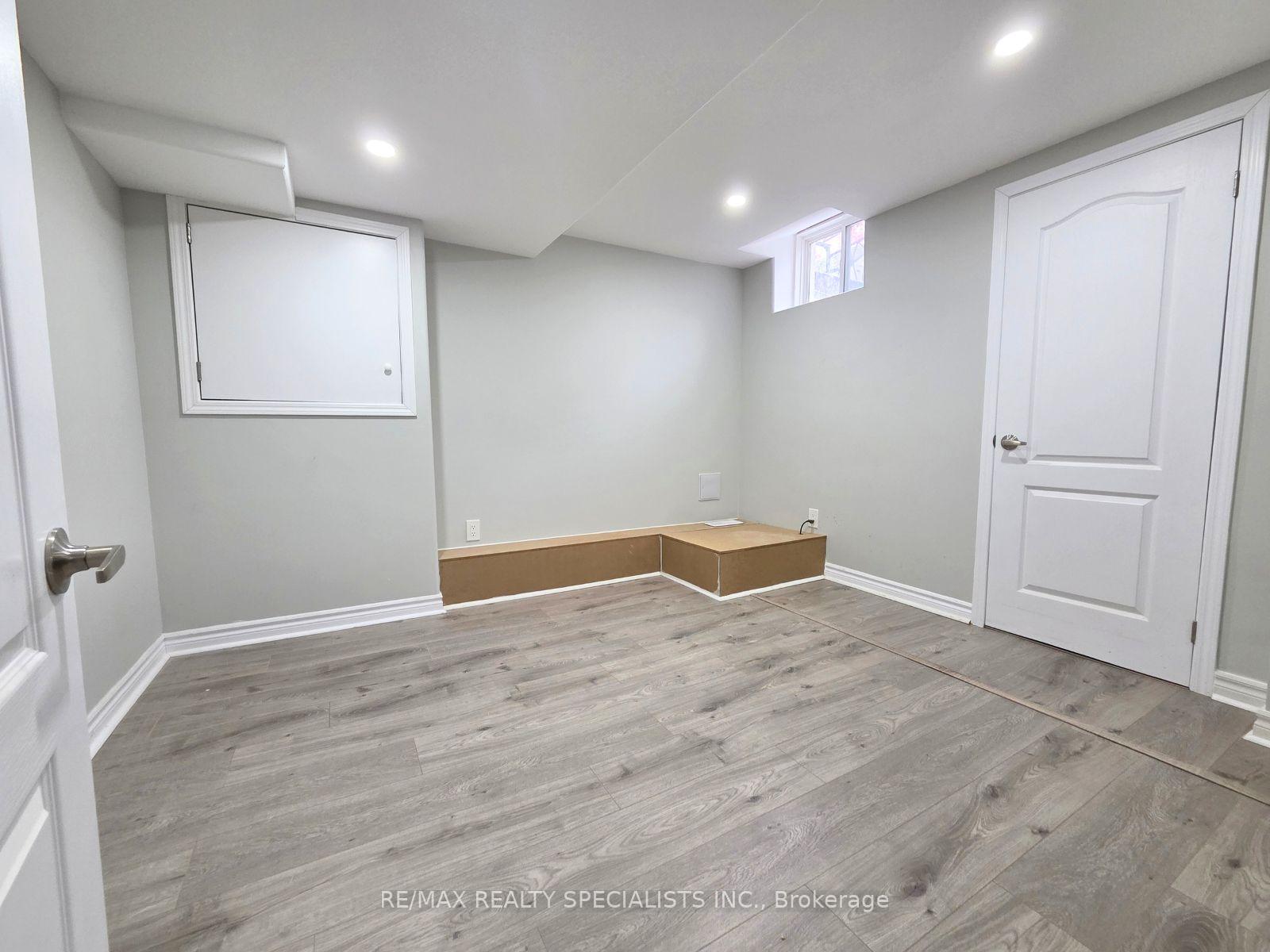 Photo 3 of Unit bsmt, 27 Mistybrook Crescent, Brampton, Fletcher's Meadow — HOMEH