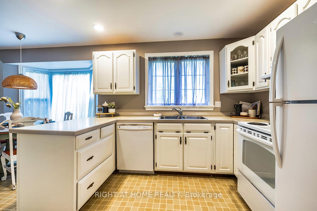 Photo 3 of 400 McDonald Street, Scugog, Port Perry — HOMEH