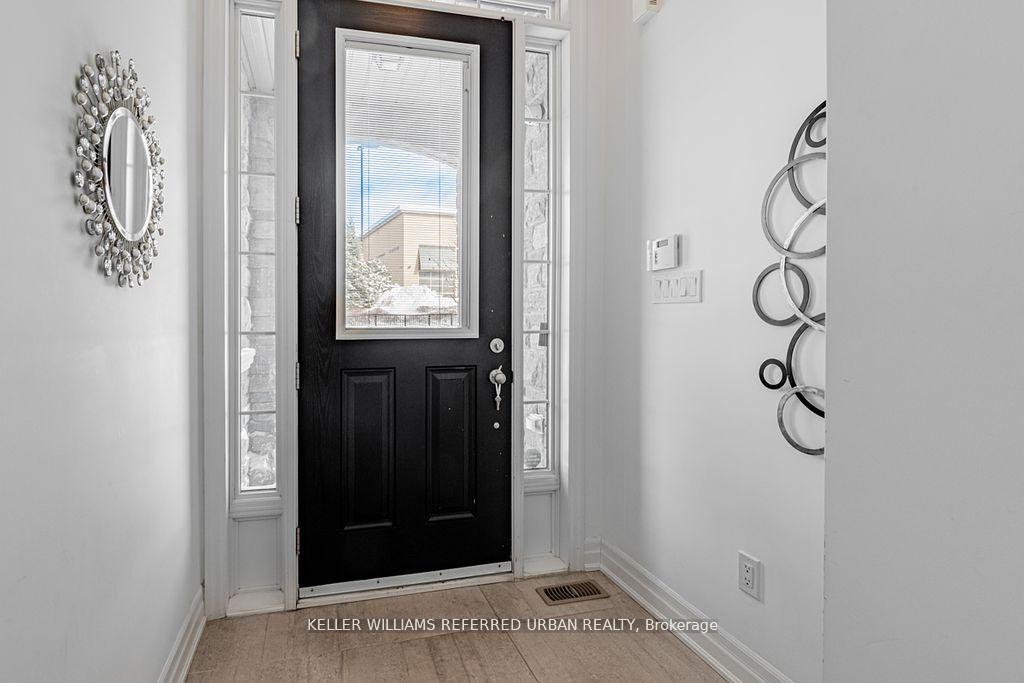Photo 2 of 56 Wells Orchard Crescent, King, King City — HOMEH
