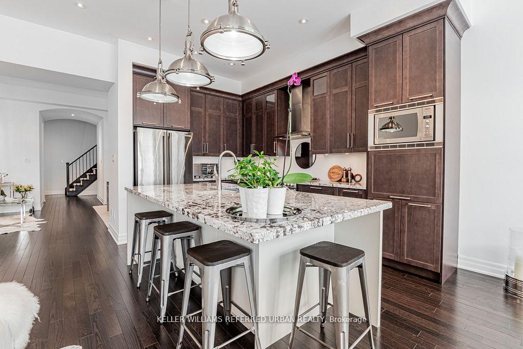 Photo 10 of 56 Wells Orchard Crescent, King, King City — HOMEH