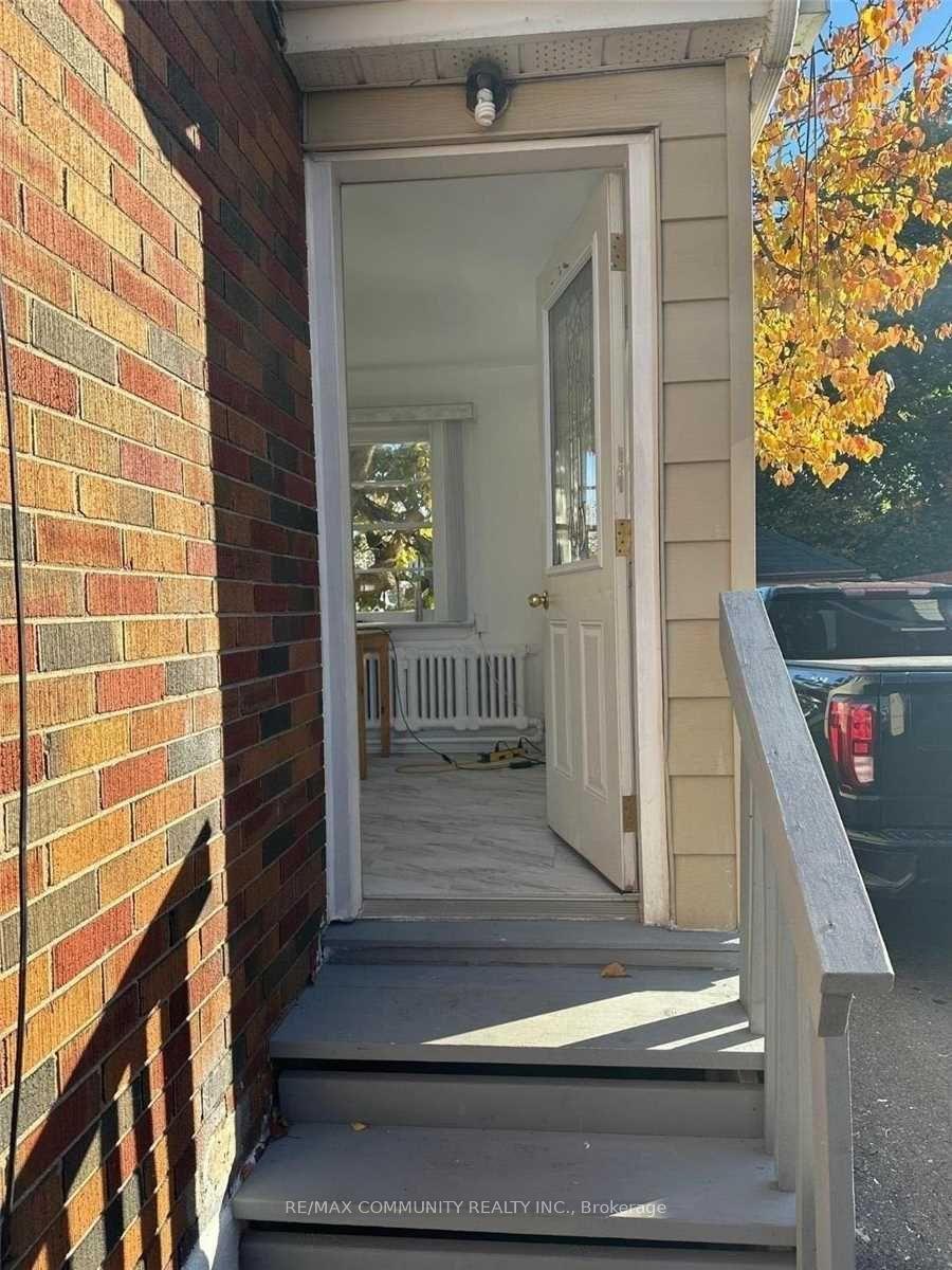 Photo 3 of 543 Drew Street, Oshawa, Central — HOMEH