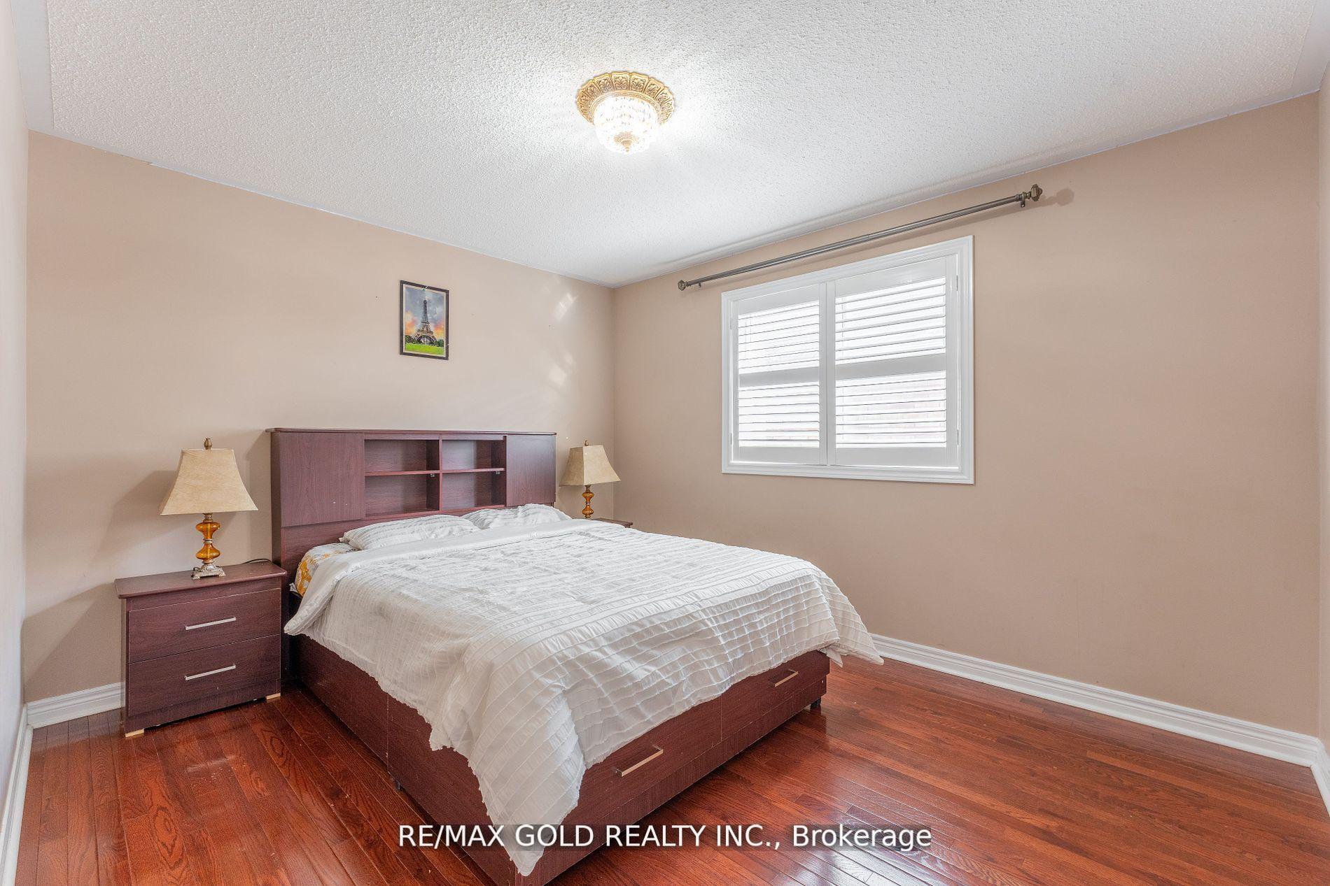Photo 28 of 16 Runnymede Crescent, Brampton, Sandringham-Wellington — HOMEH