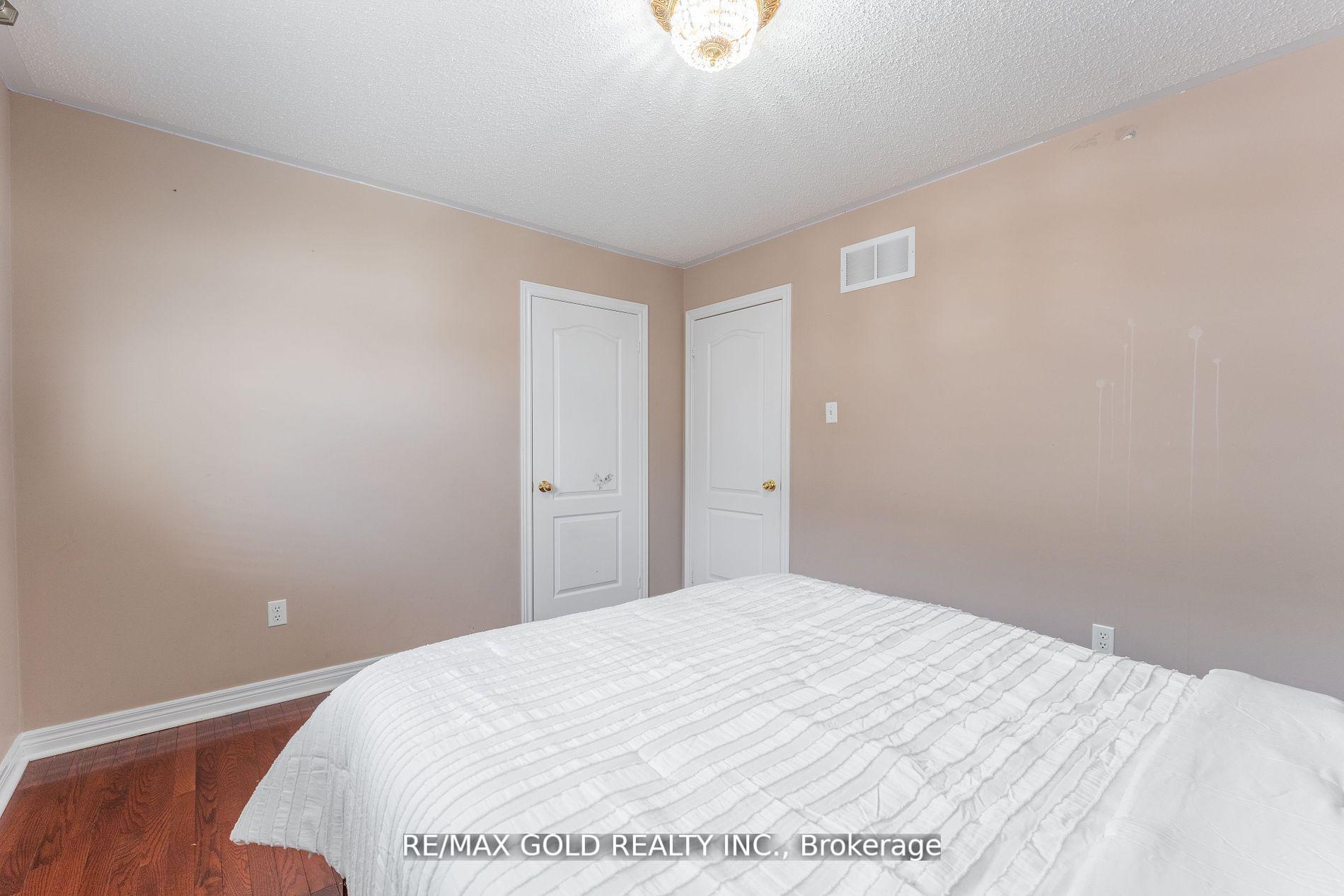 Photo 22 of 16 Runnymede Crescent, Brampton, Sandringham-Wellington — HOMEH