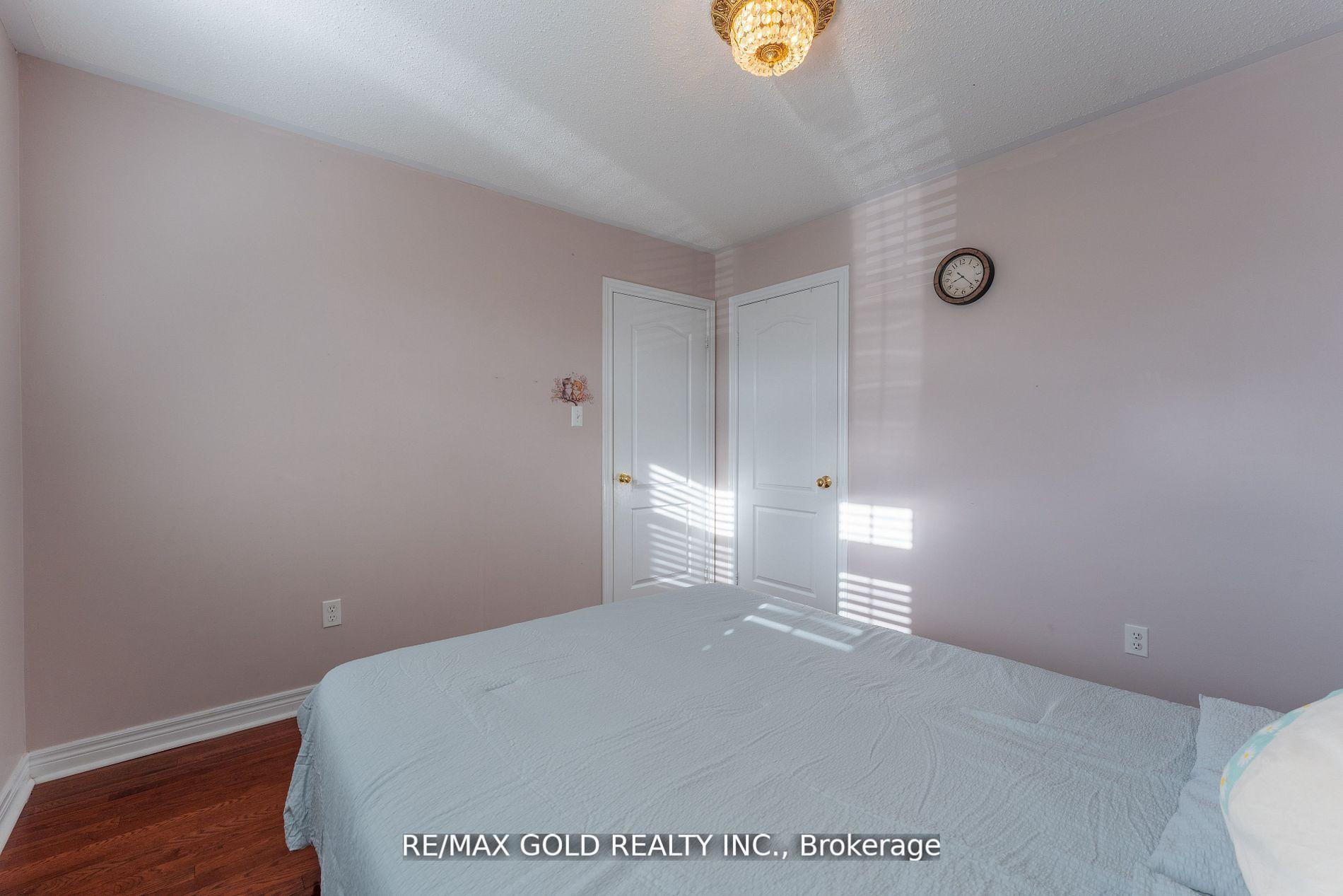 Photo 15 of 16 Runnymede Crescent, Brampton, Sandringham-Wellington — HOMEH