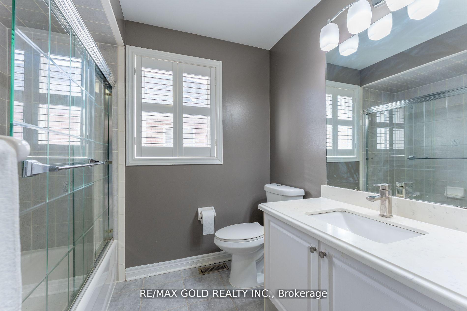 Photo 11 of 16 Runnymede Crescent, Brampton, Sandringham-Wellington — HOMEH