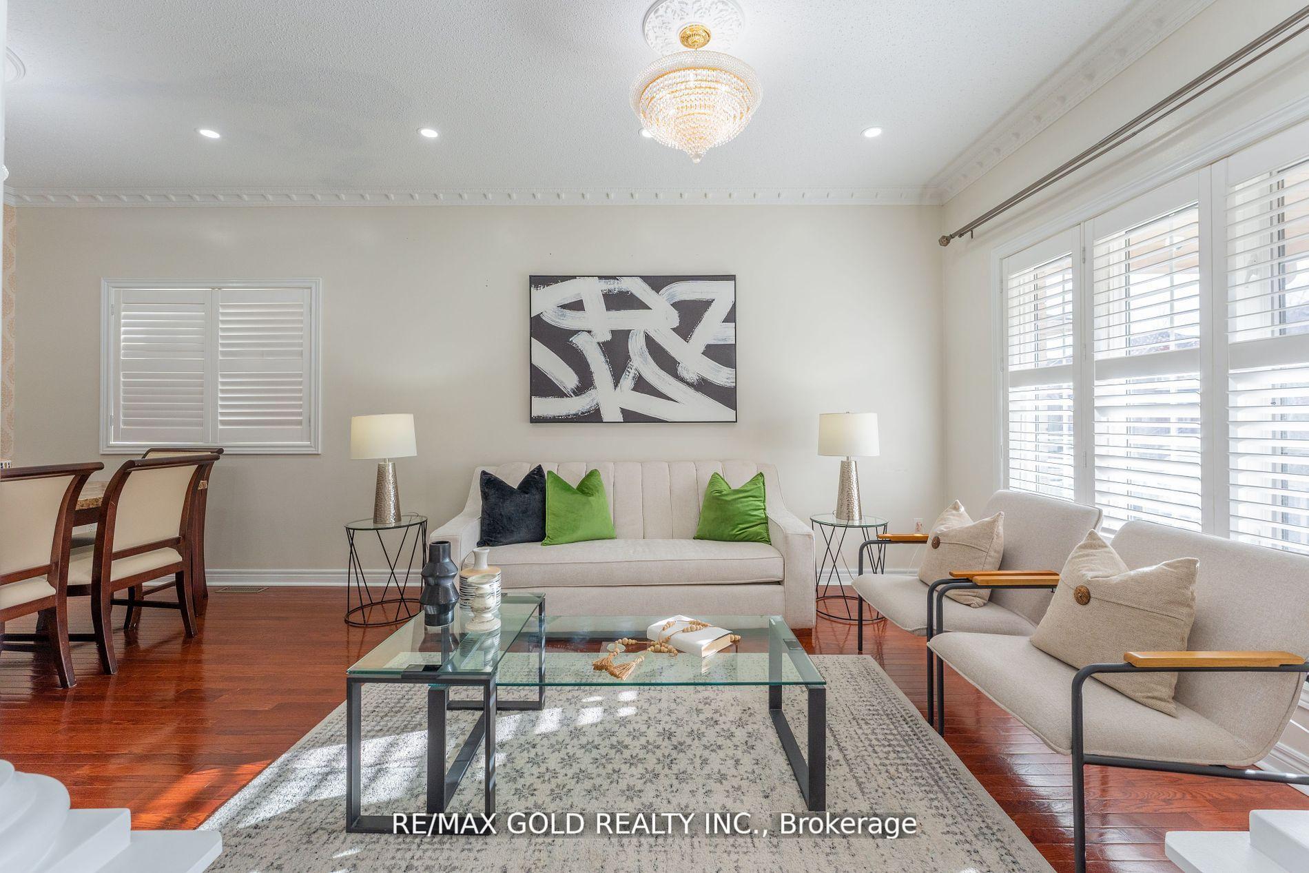 Photo 7 of 16 Runnymede Crescent, Brampton, Sandringham-Wellington — HOMEH