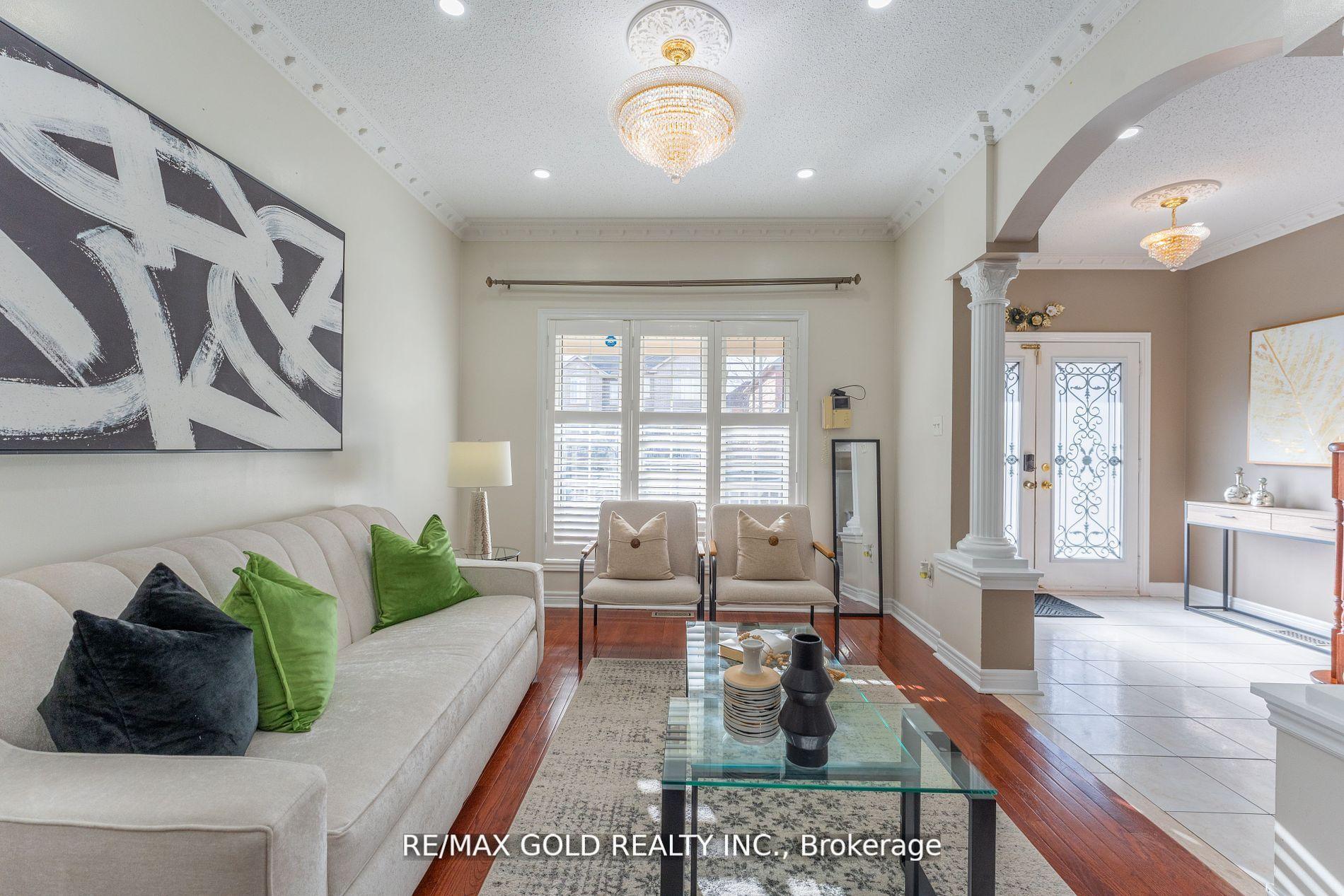 Photo 33 of 16 Runnymede Crescent, Brampton, Sandringham-Wellington — HOMEH