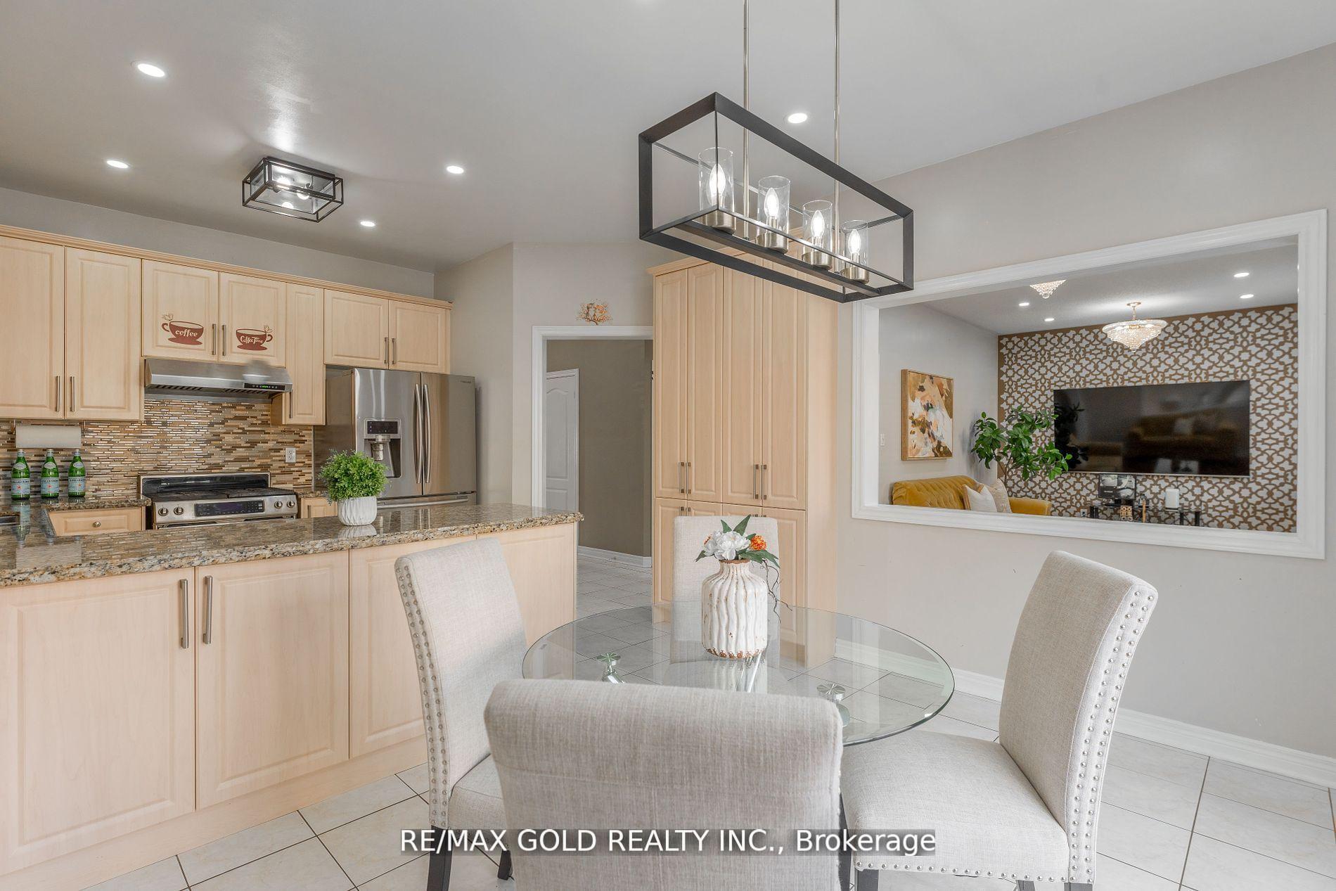 Photo 26 of 16 Runnymede Crescent, Brampton, Sandringham-Wellington — HOMEH