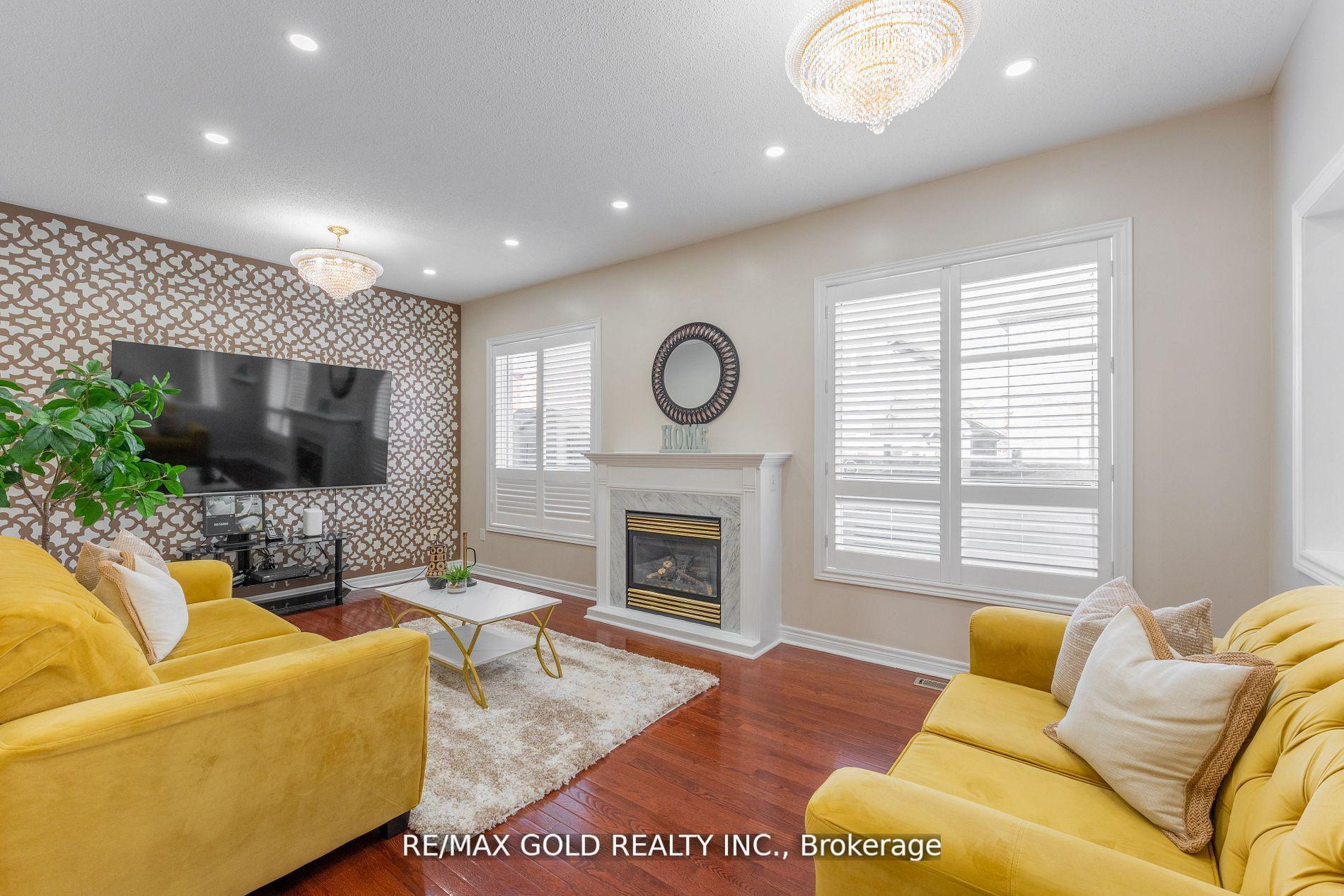 Photo 23 of 16 Runnymede Crescent, Brampton, Sandringham-Wellington — HOMEH