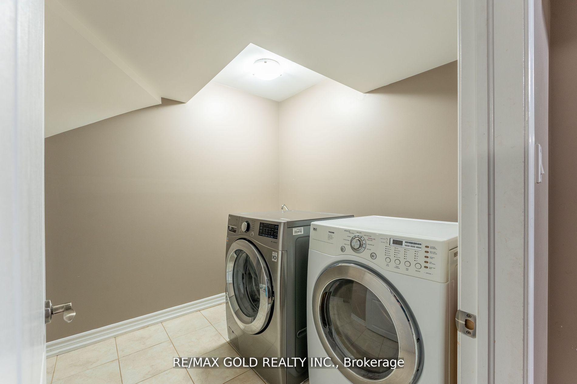 Photo 36 of 16 Runnymede Crescent, Brampton, Sandringham-Wellington — HOMEH